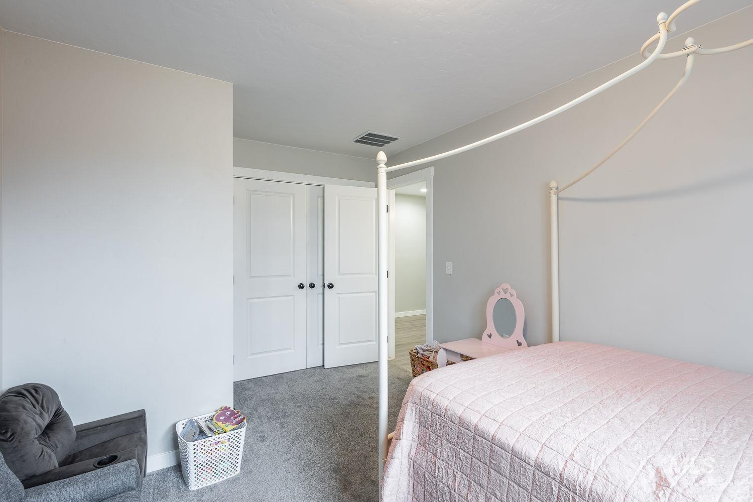 310 W Owyhee Ave. Property Photo 25