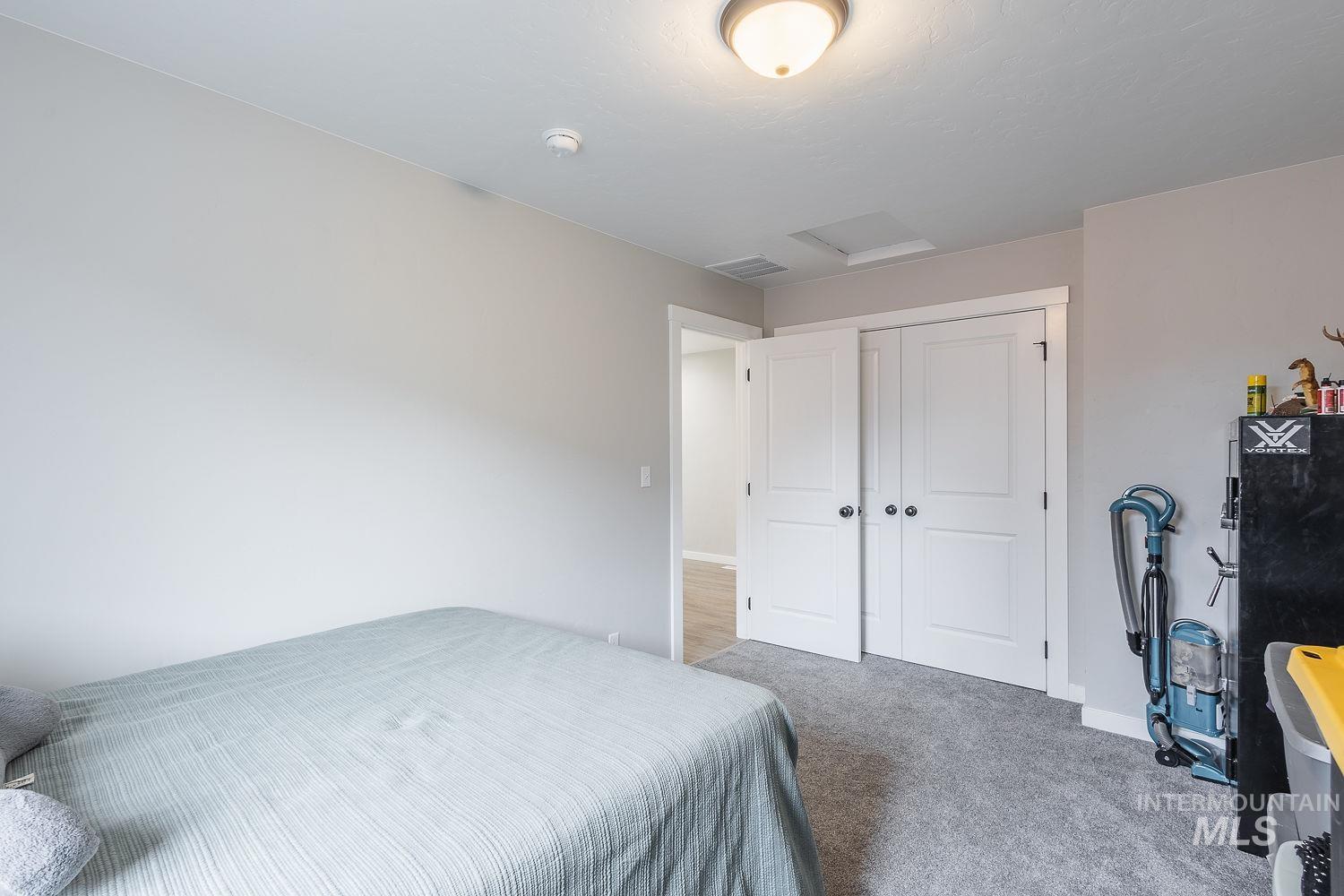 310 W Owyhee Ave. Property Photo 20