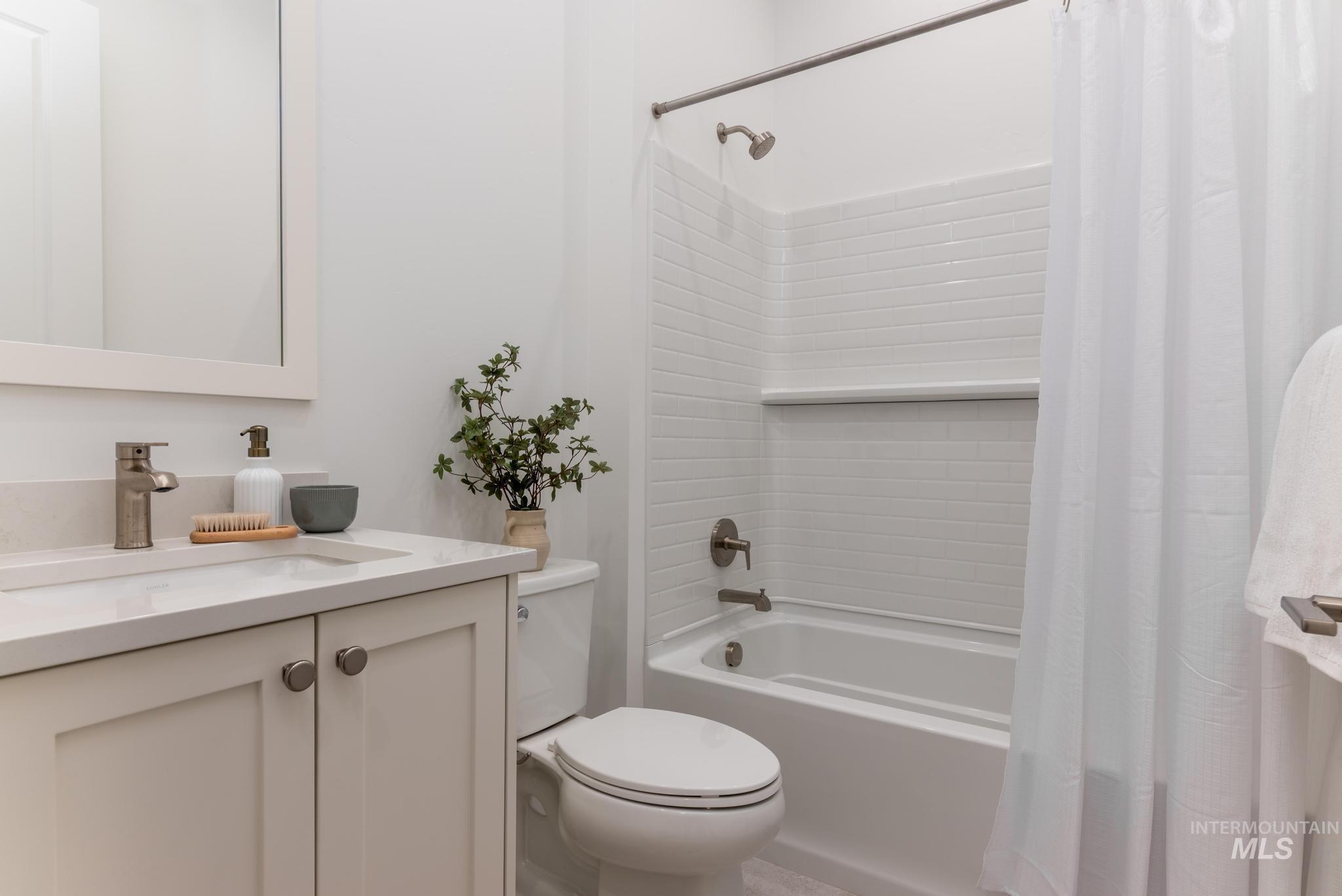 2574 N Leatherwood Ave Property Photo 24