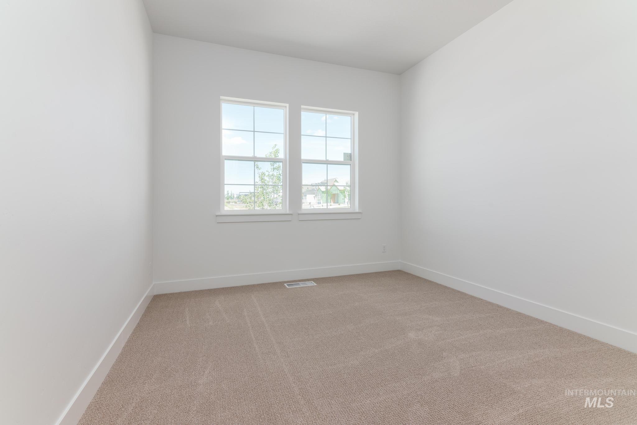 2574 N Leatherwood Ave Property Photo 25