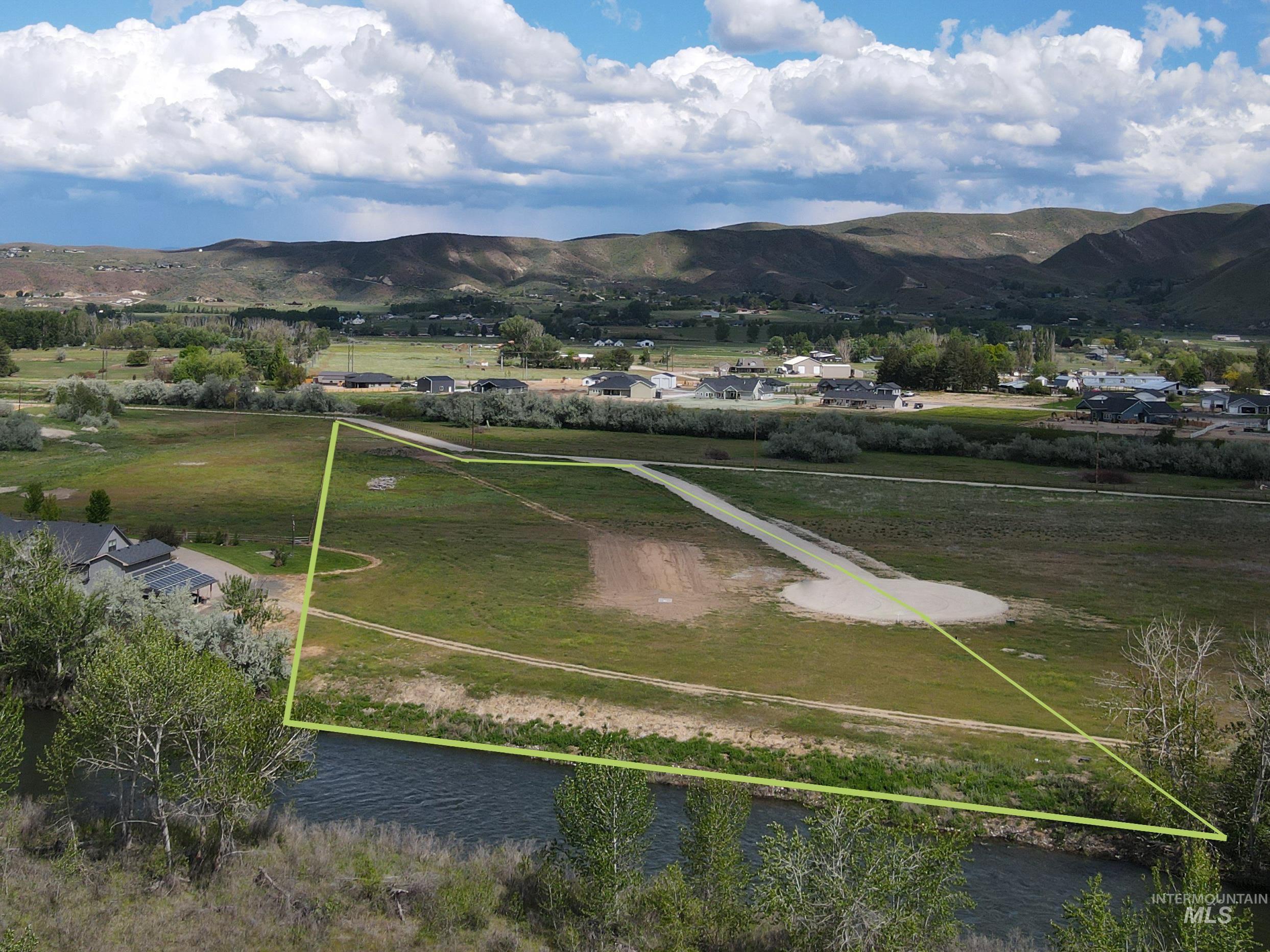 2475 River Ranch Property Photo 1
