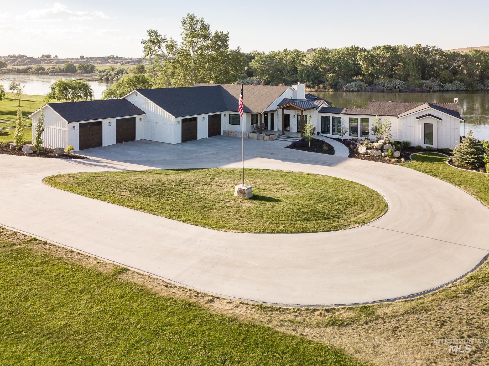 2475 River Ranch Property Photo 7
