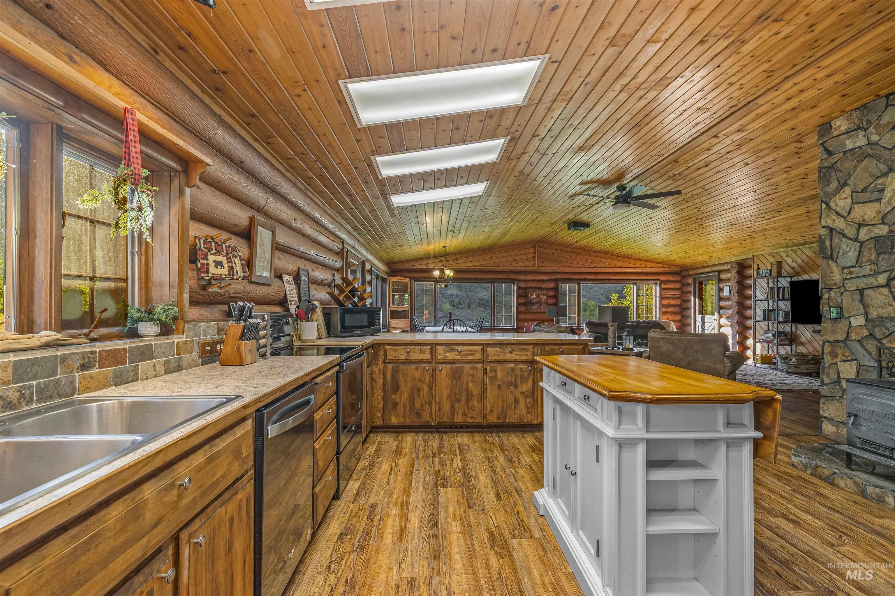 13706 Highway 95 South Property Photo 44