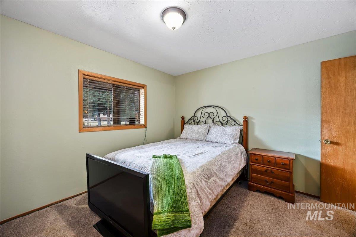 221 Willow Property Photo 28