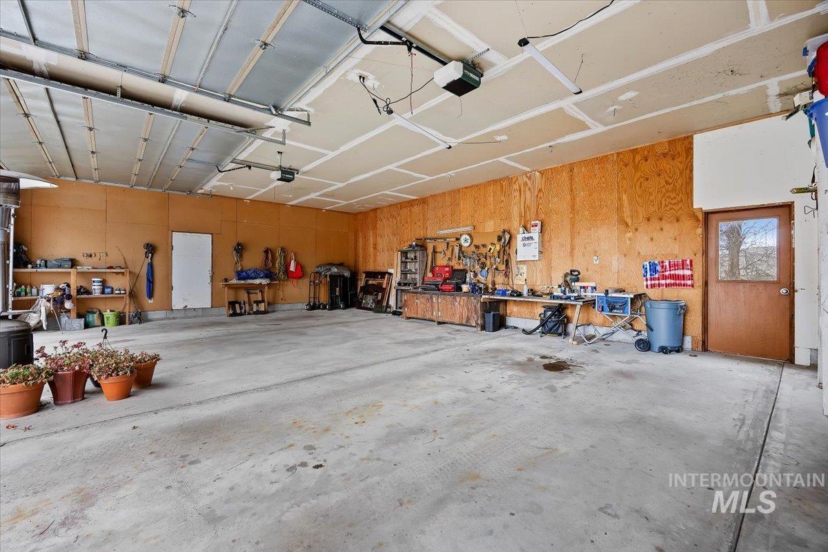 221 Willow Property Photo 31
