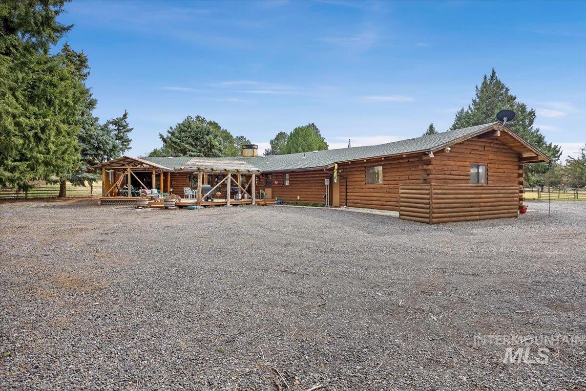 221 Willow Property Photo 38
