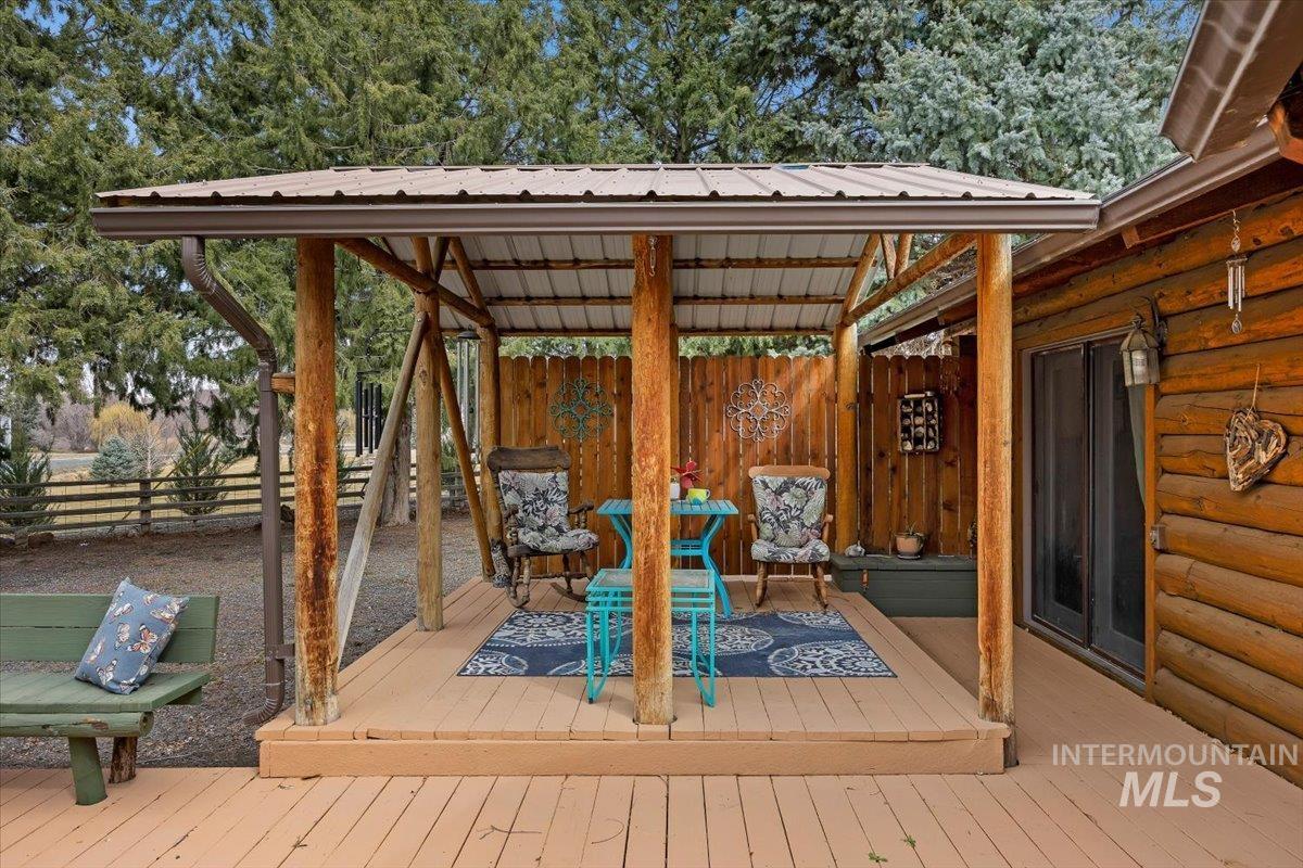 221 Willow Property Photo 42