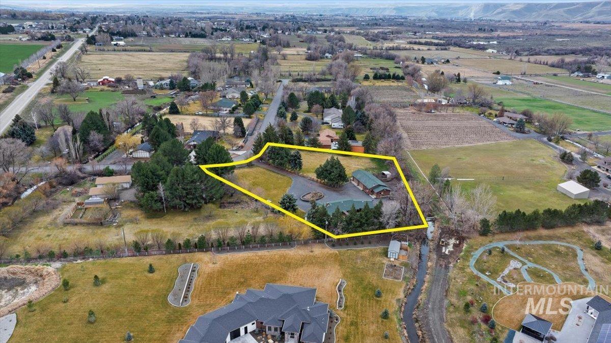 221 Willow Property Photo 45