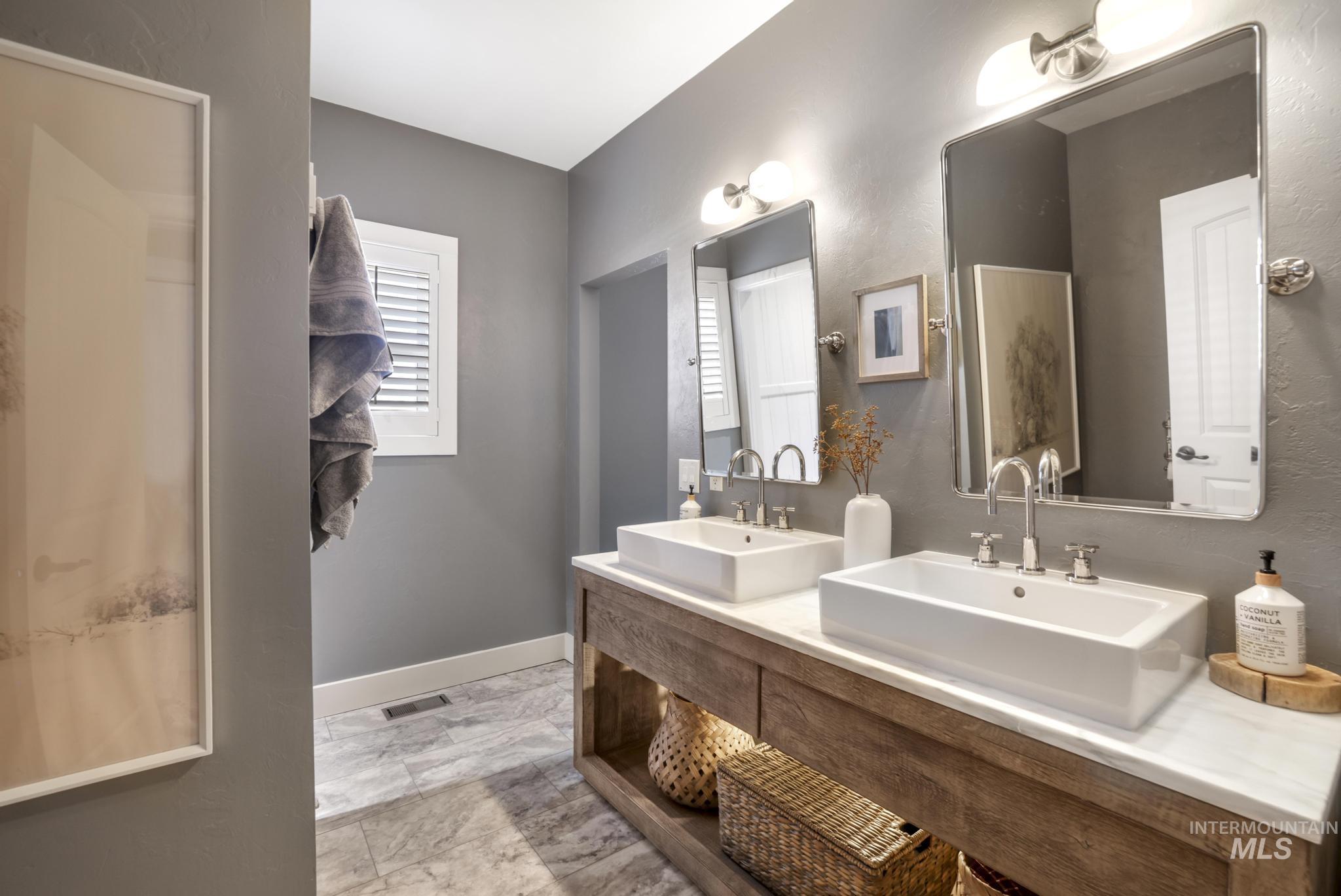 89 S 222 W Property Photo 4