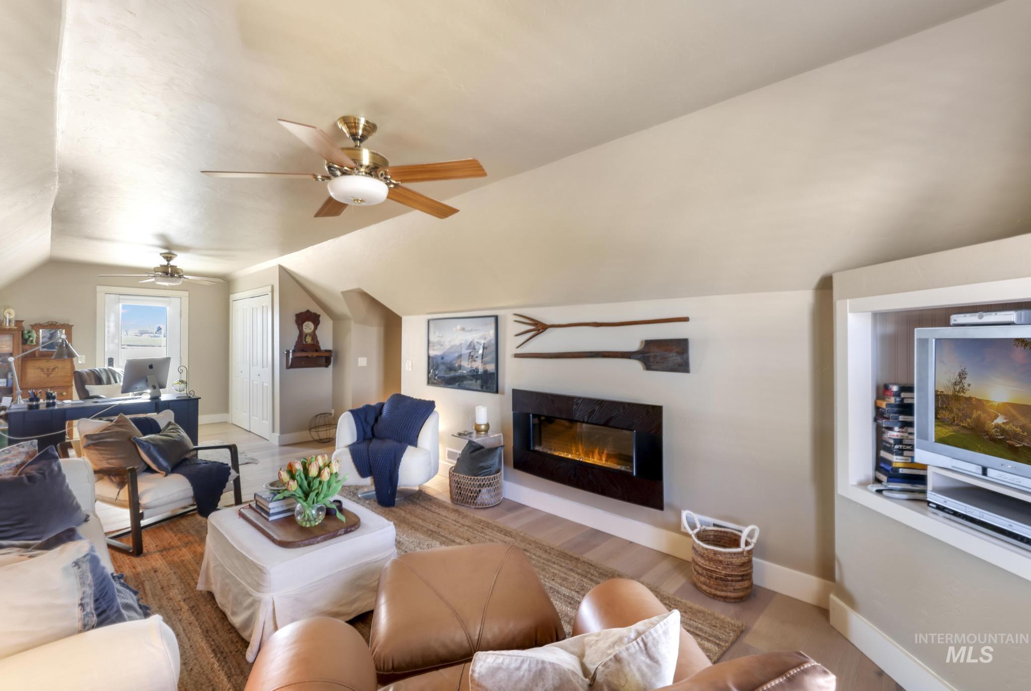 89 S 222 W Property Photo 13