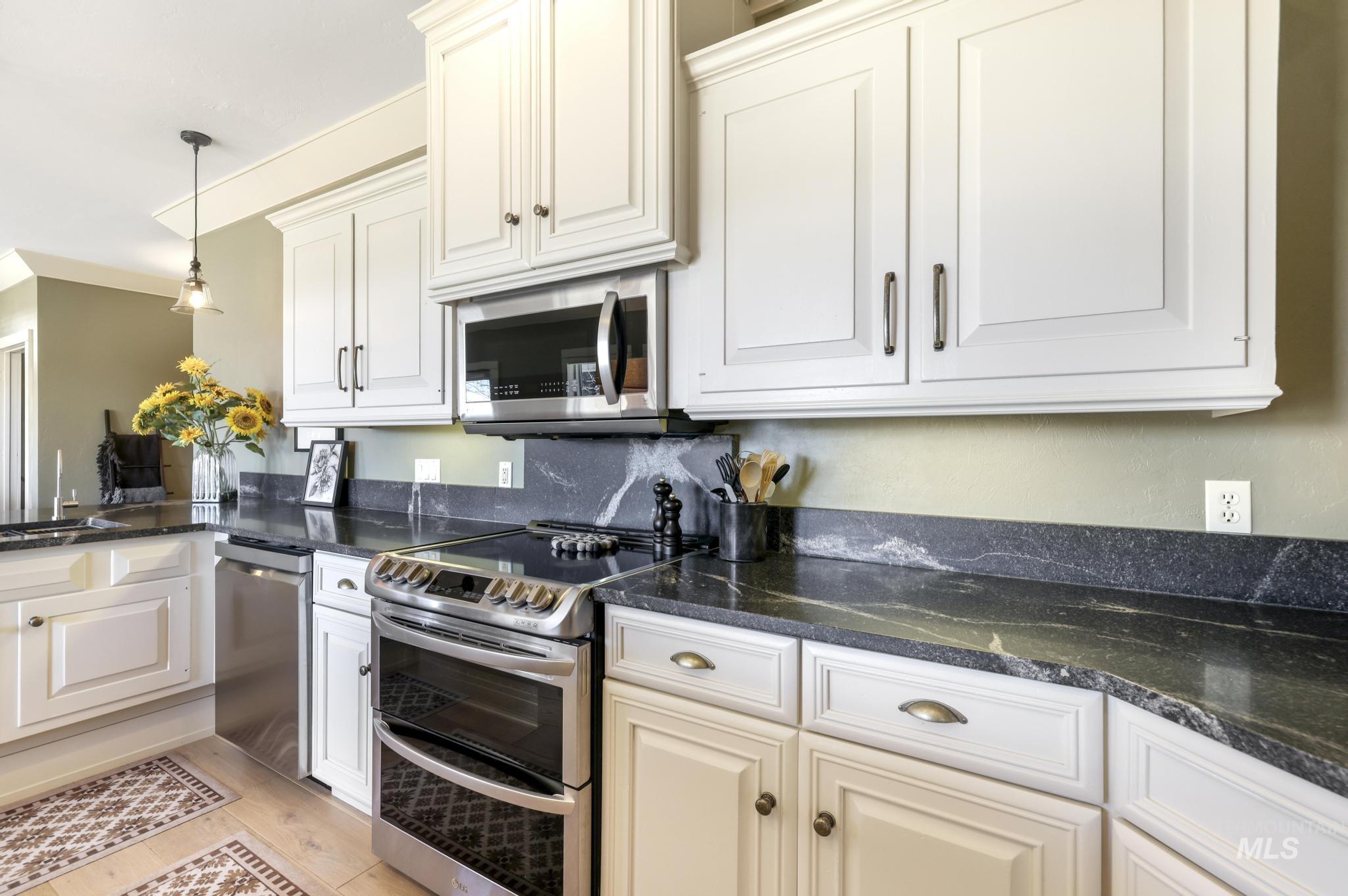 89 S 222 W Property Photo 25