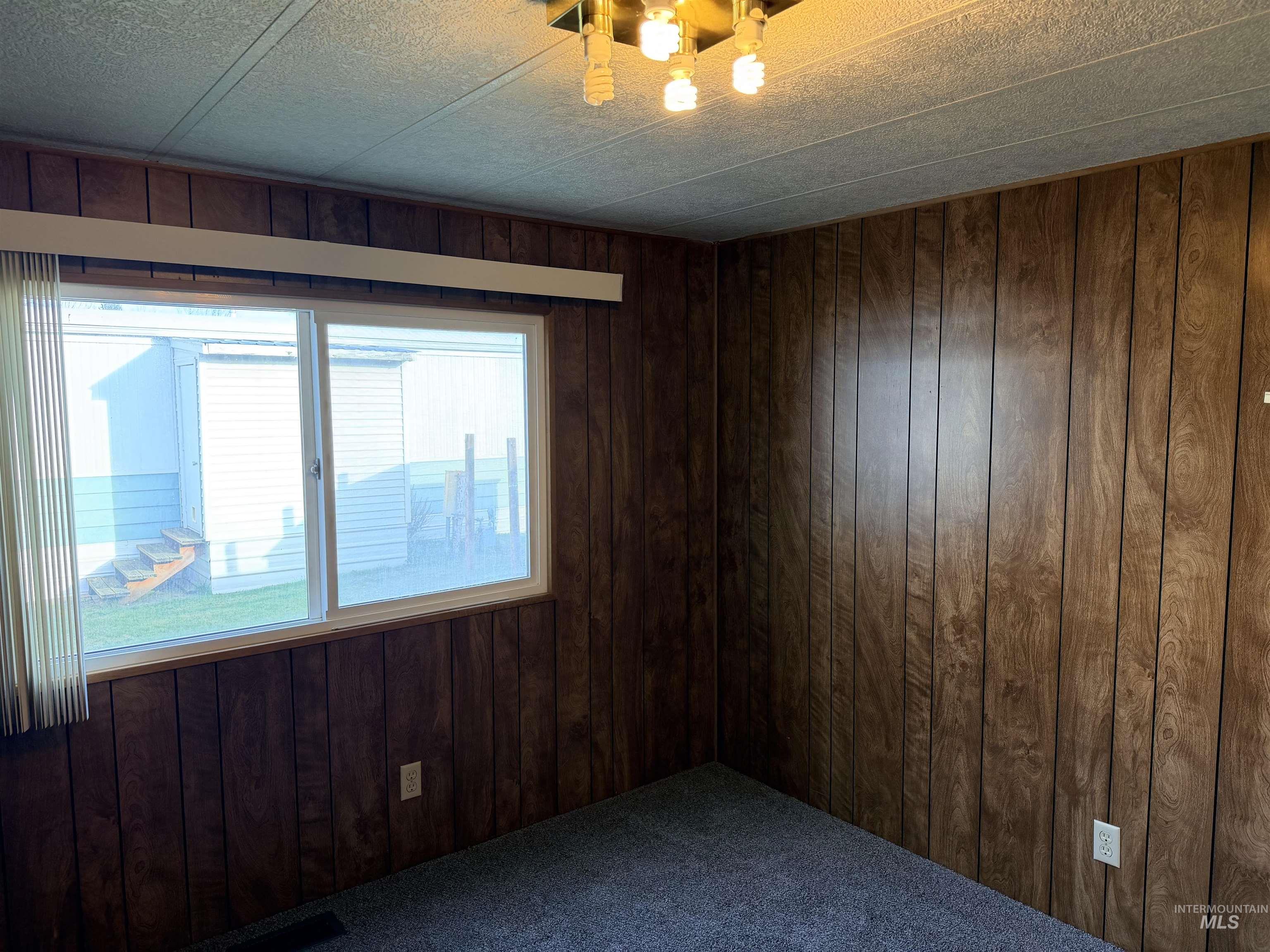 515 Warner Ave. Property Photo 13