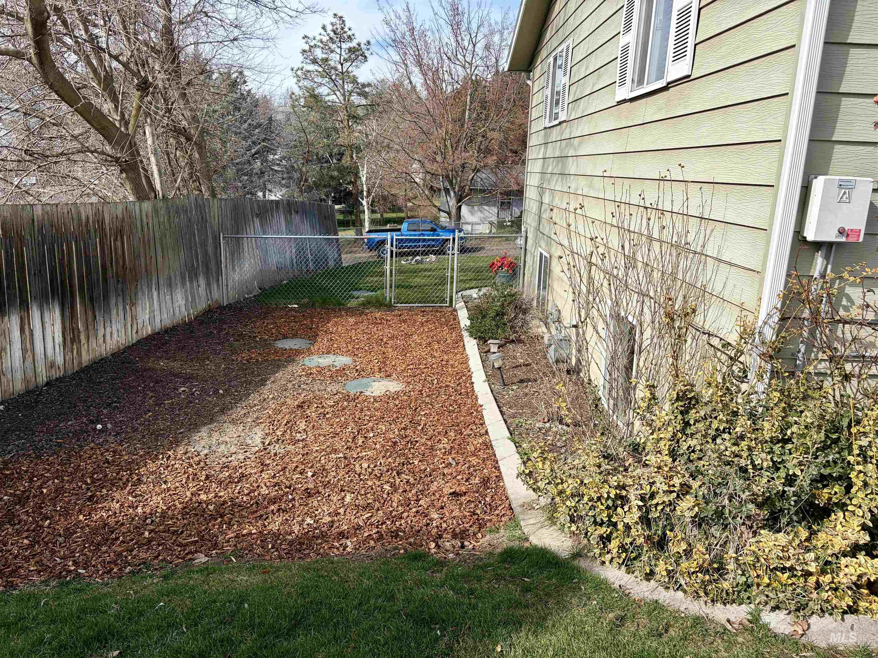 2253 Bellevue Drive Property Photo 9