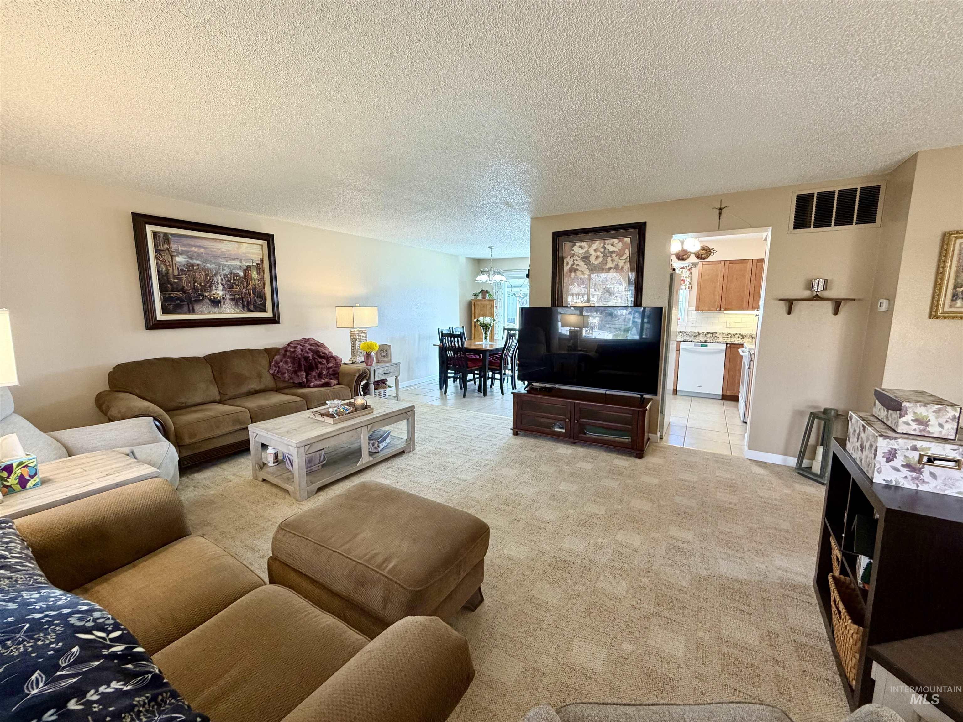 2253 Bellevue Drive Property Photo 13