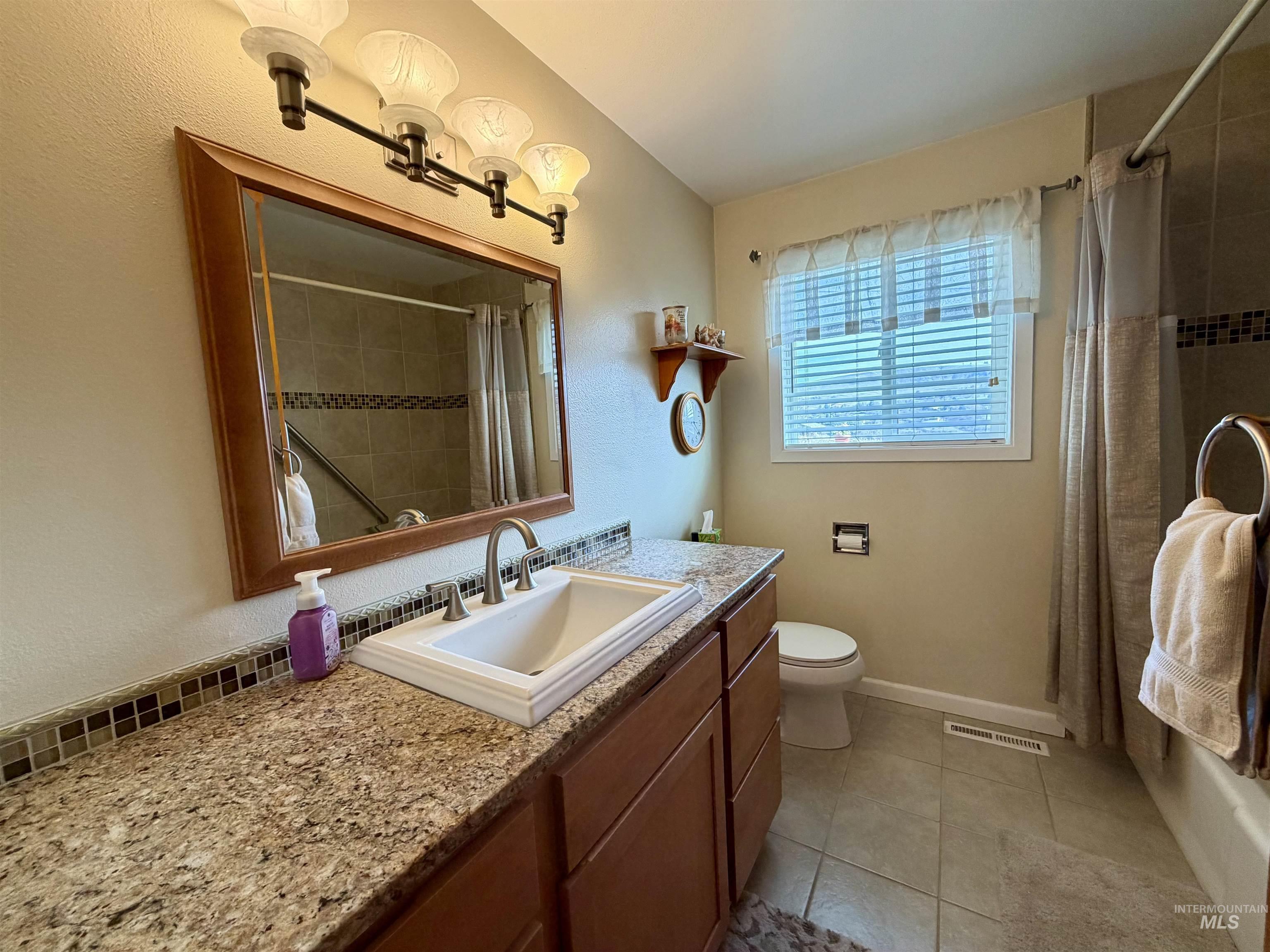 2253 Bellevue Drive Property Photo 19