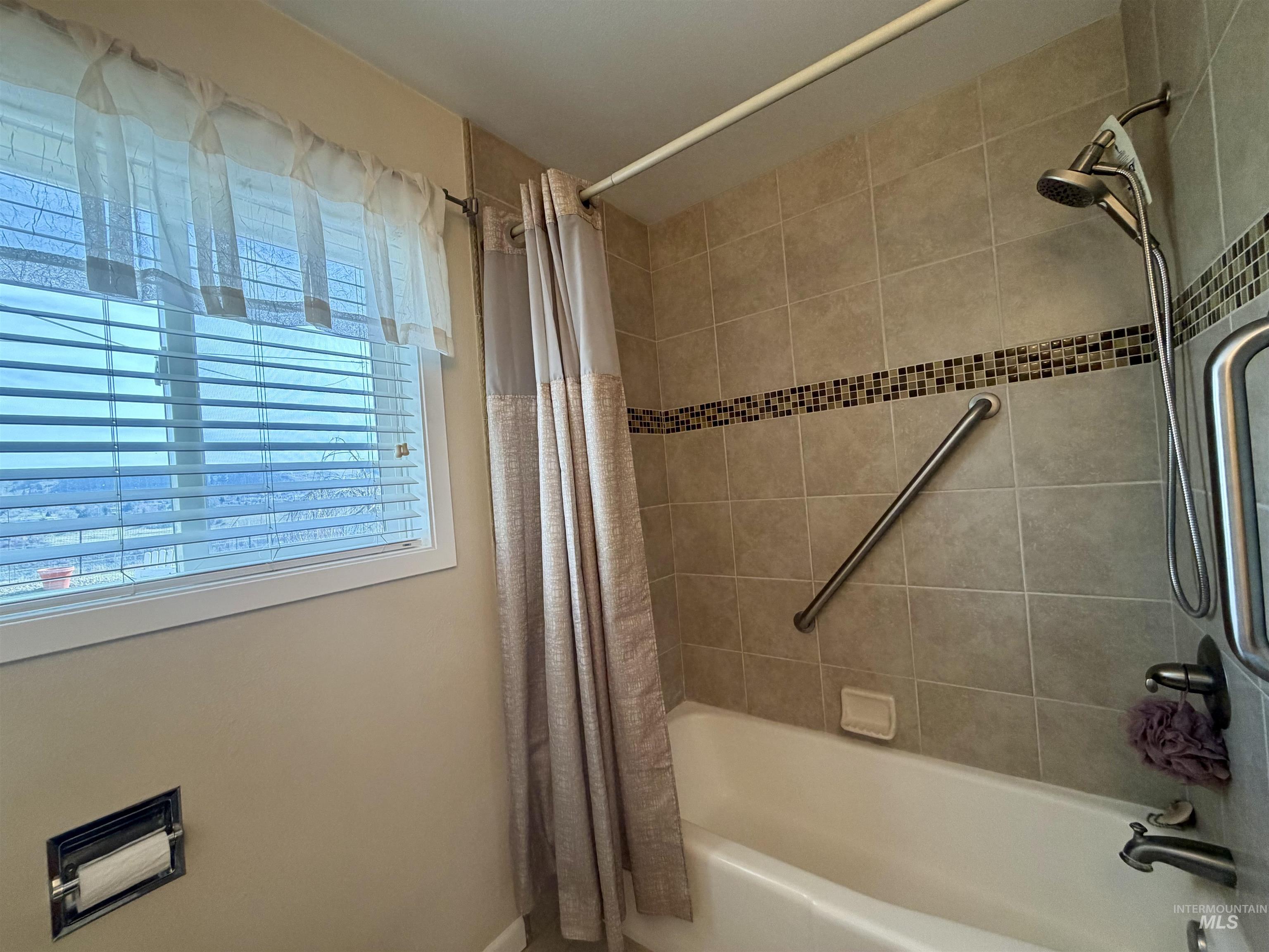 2253 Bellevue Drive Property Photo 20