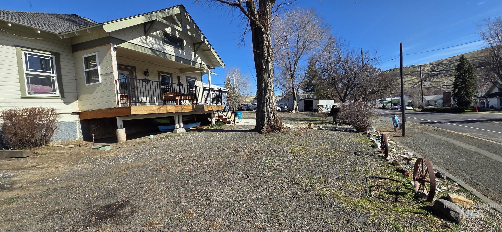 1673 Main Street Property Photo 1