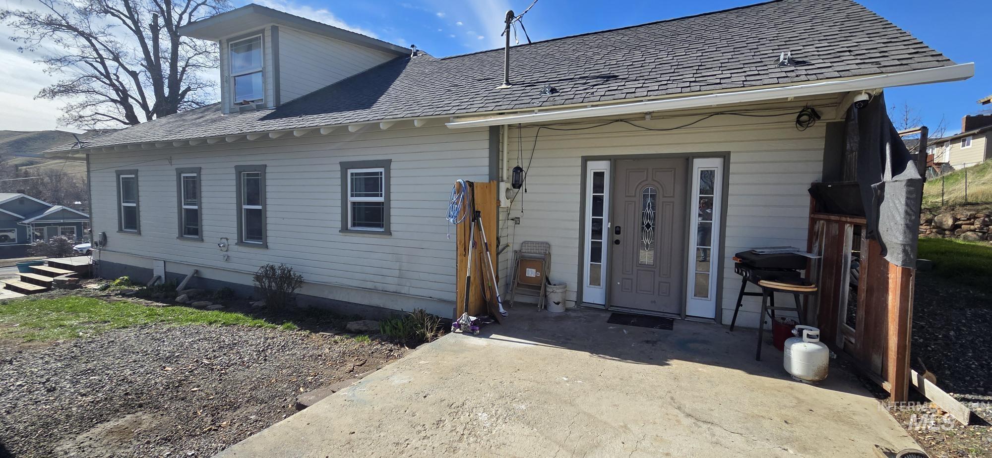 1673 Main Street Property Photo 4