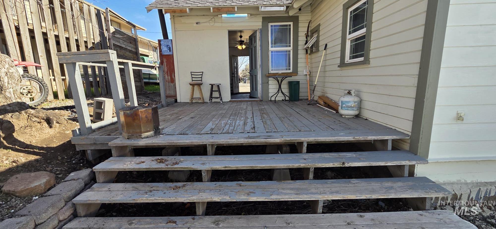 1673 Main Street Property Photo 6