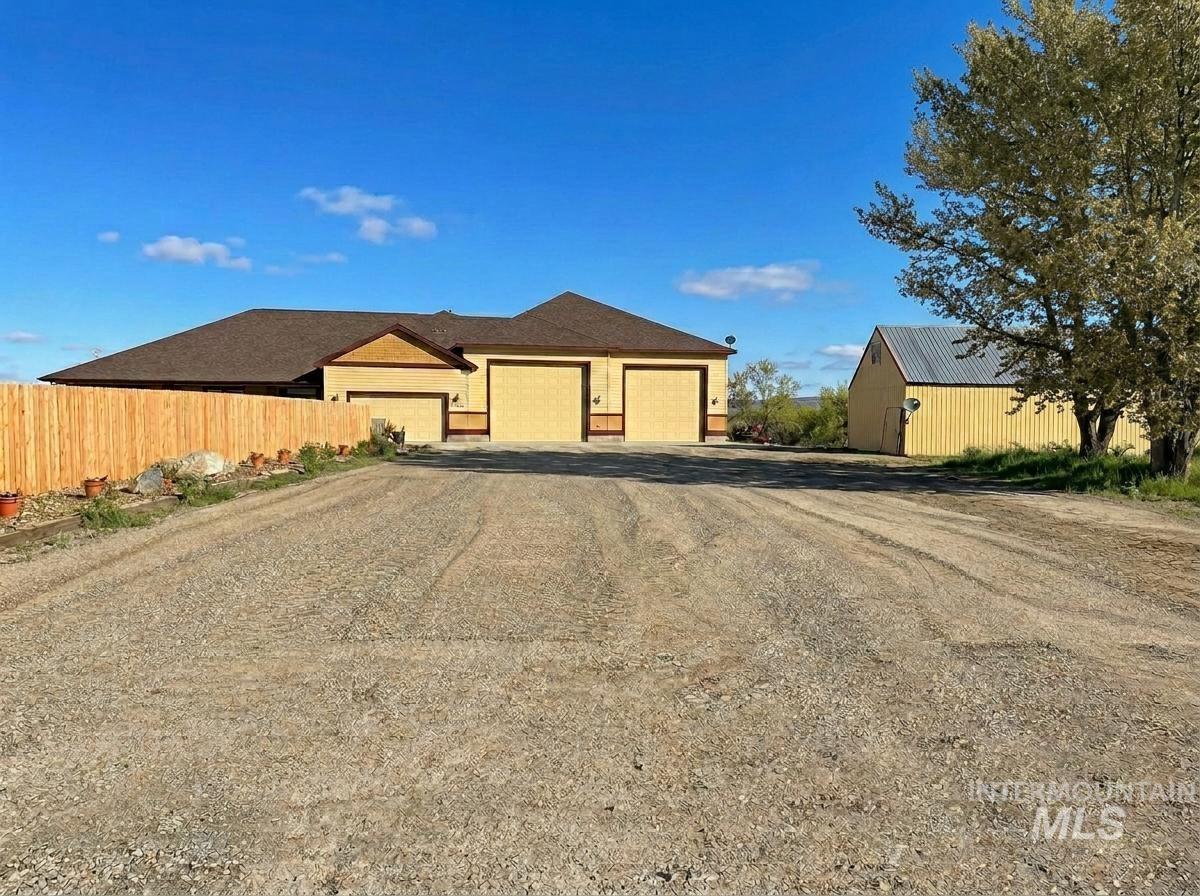 25792 River Road Property Photo 2
