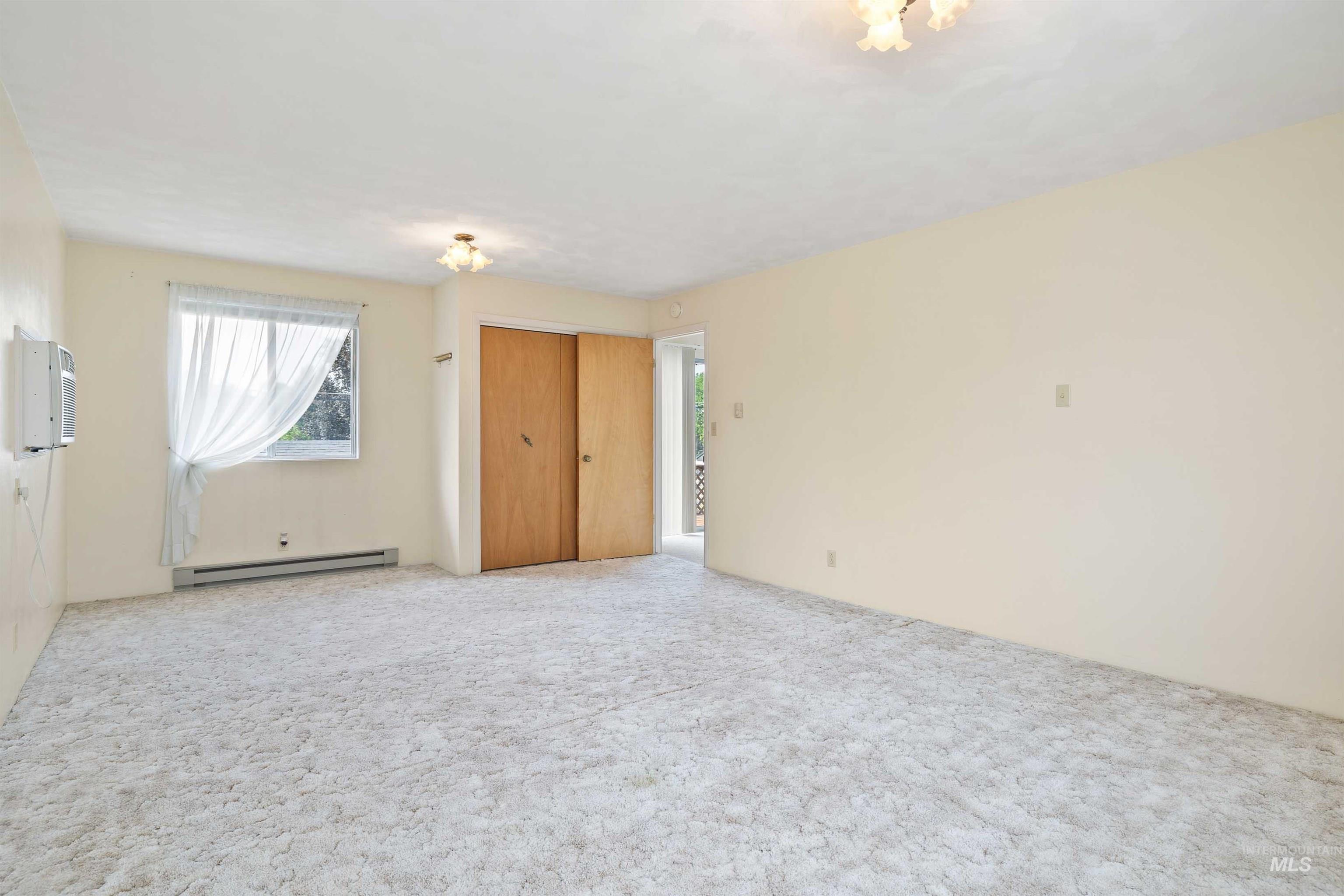 421 E Ave E Property Photo 21