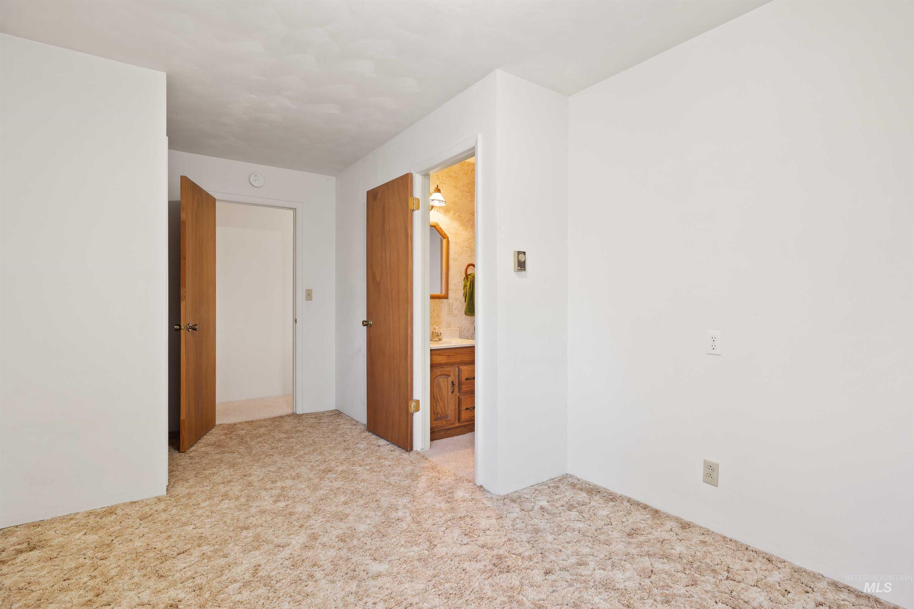 421 E Ave E Property Photo 25