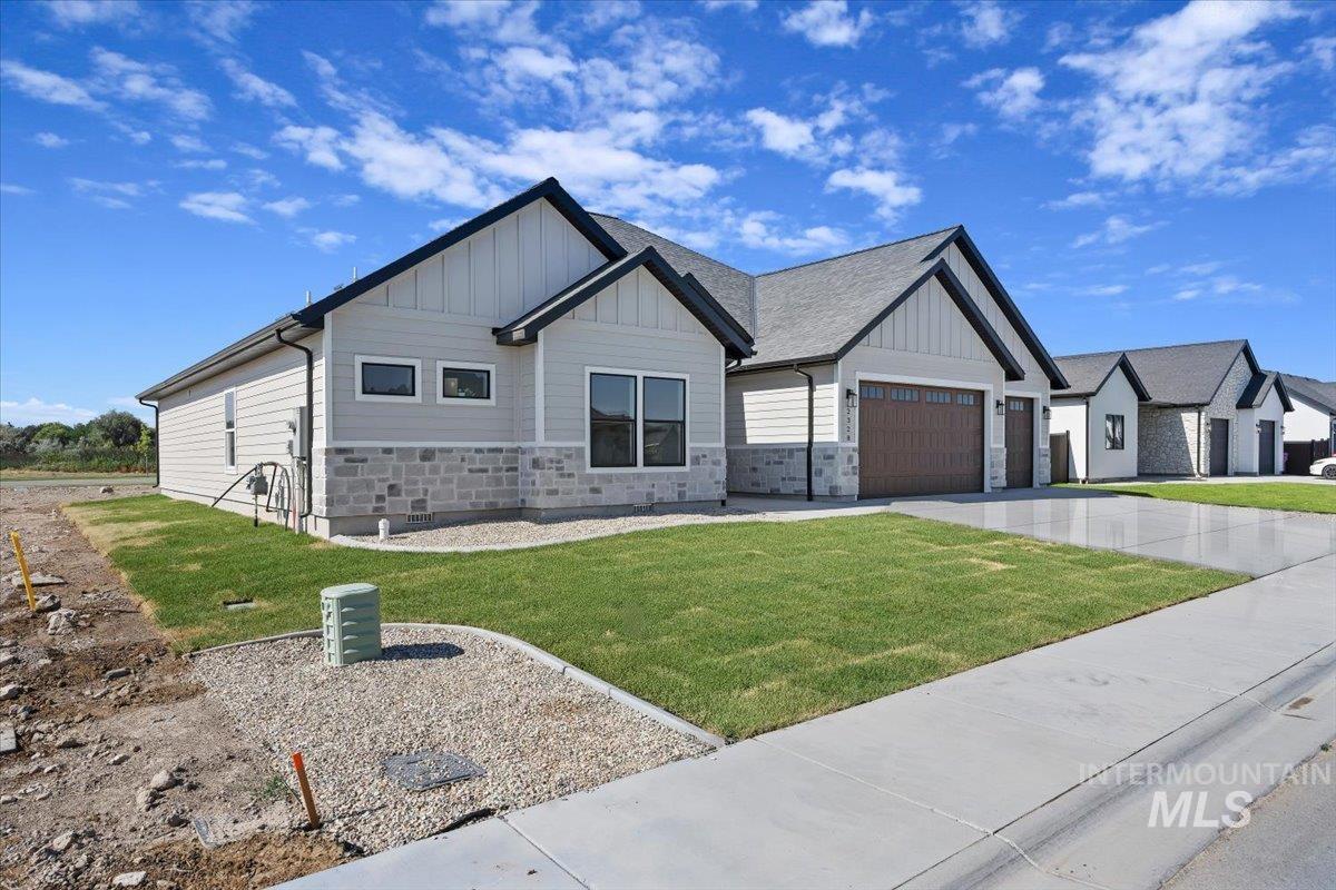 2328 Cattail Drive Property Photo 2