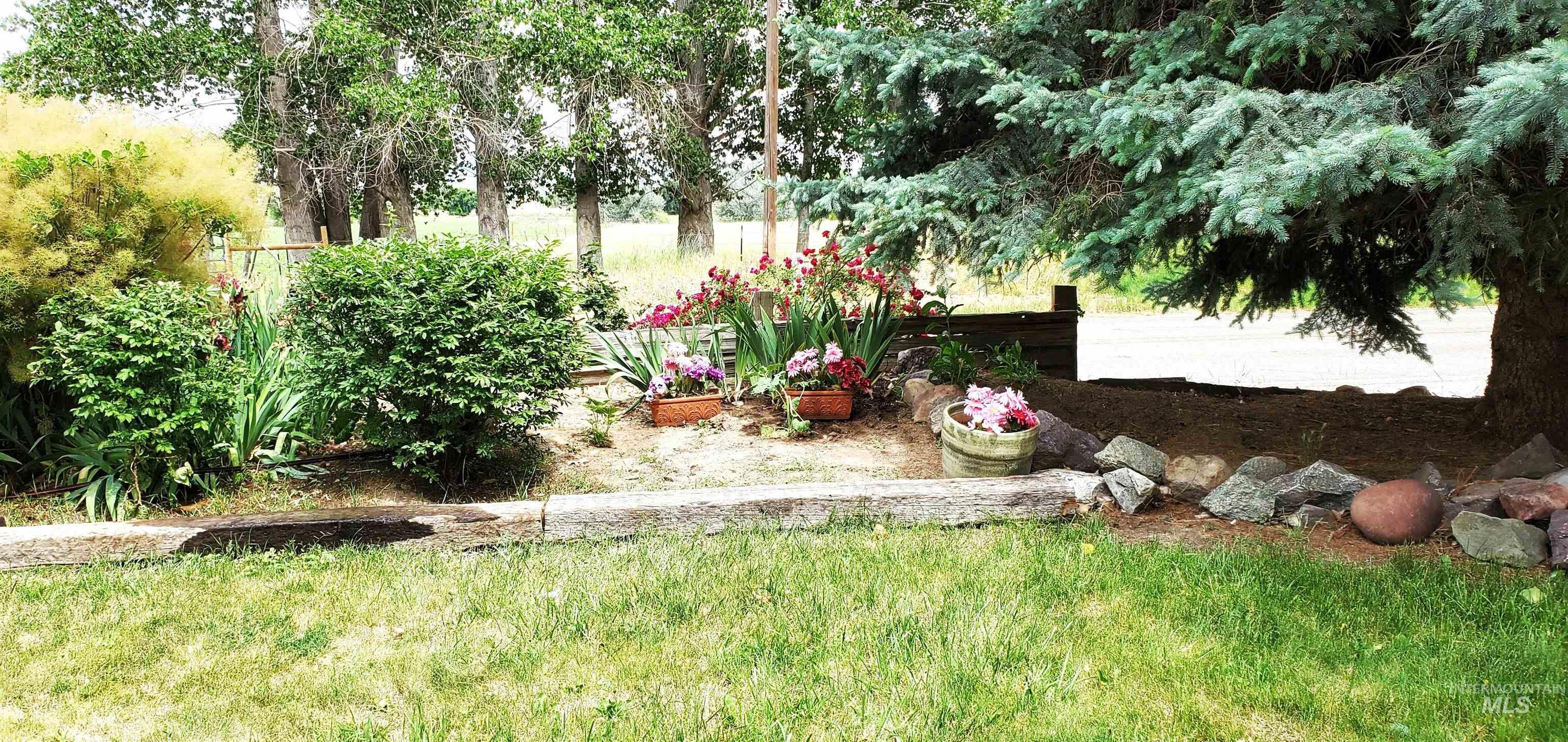 5367 Sand Hollow Rd Property Photo 5