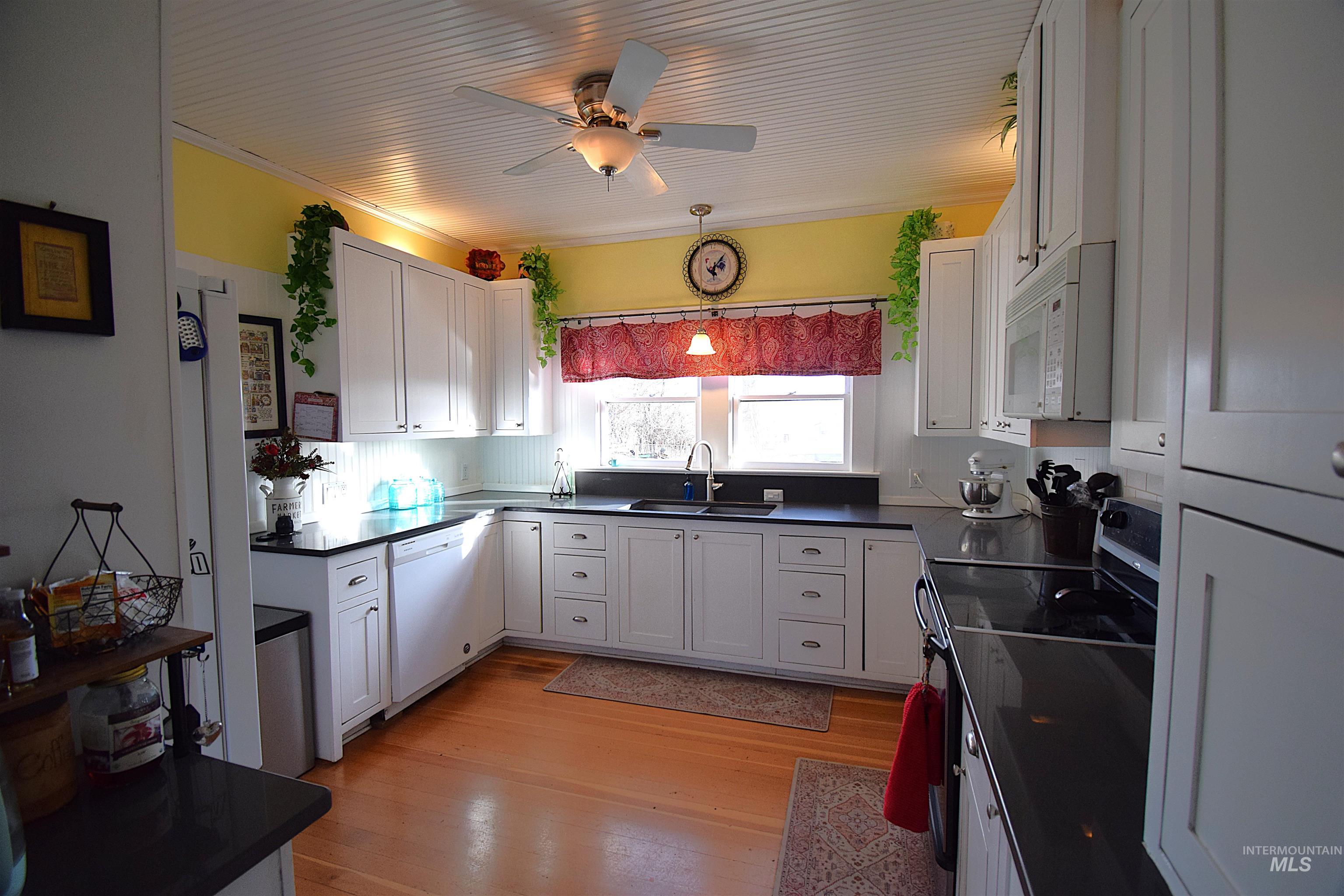 5367 Sand Hollow Rd Property Photo 10