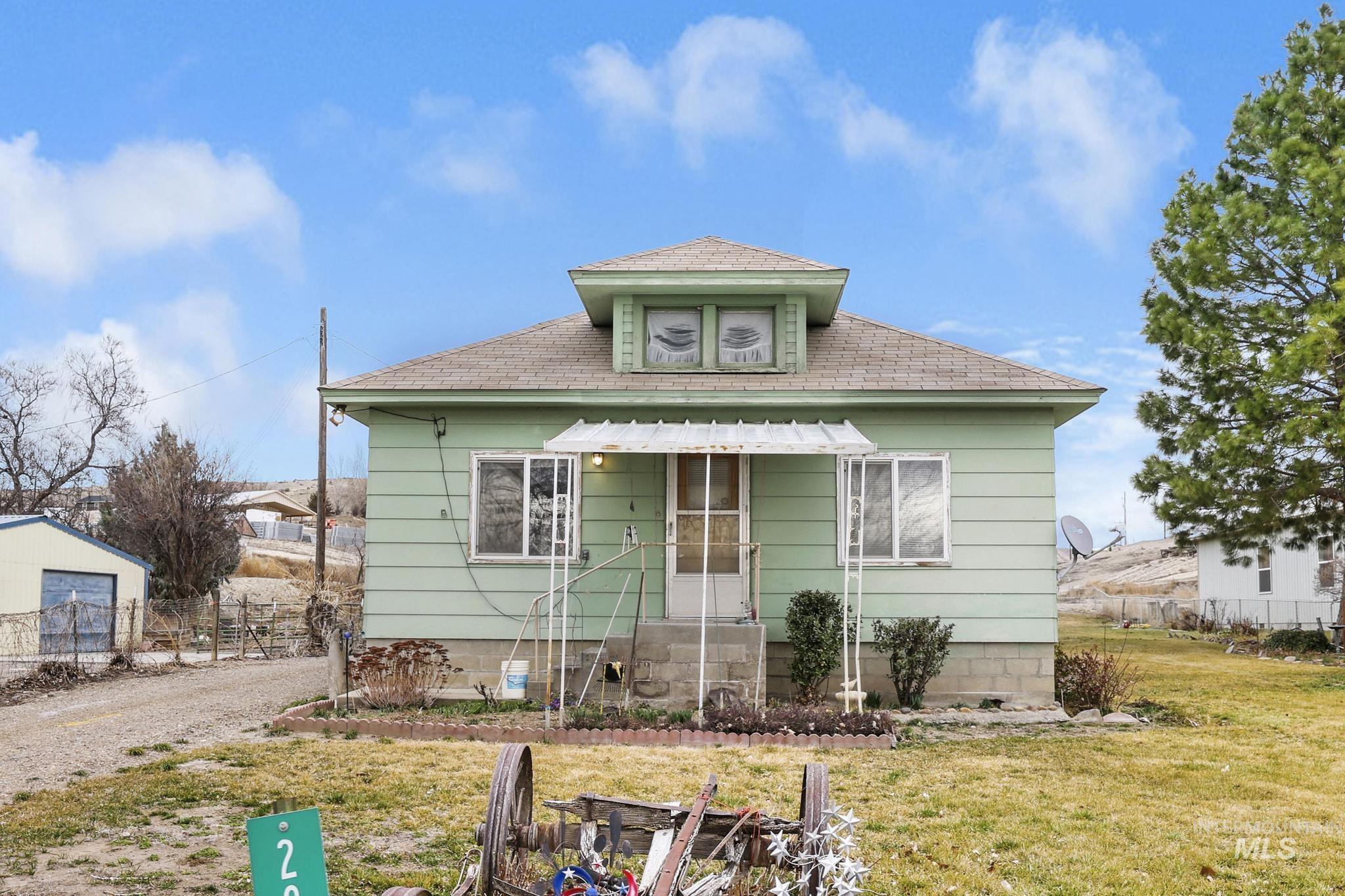 28572 Hyde Ave Property Photo 1