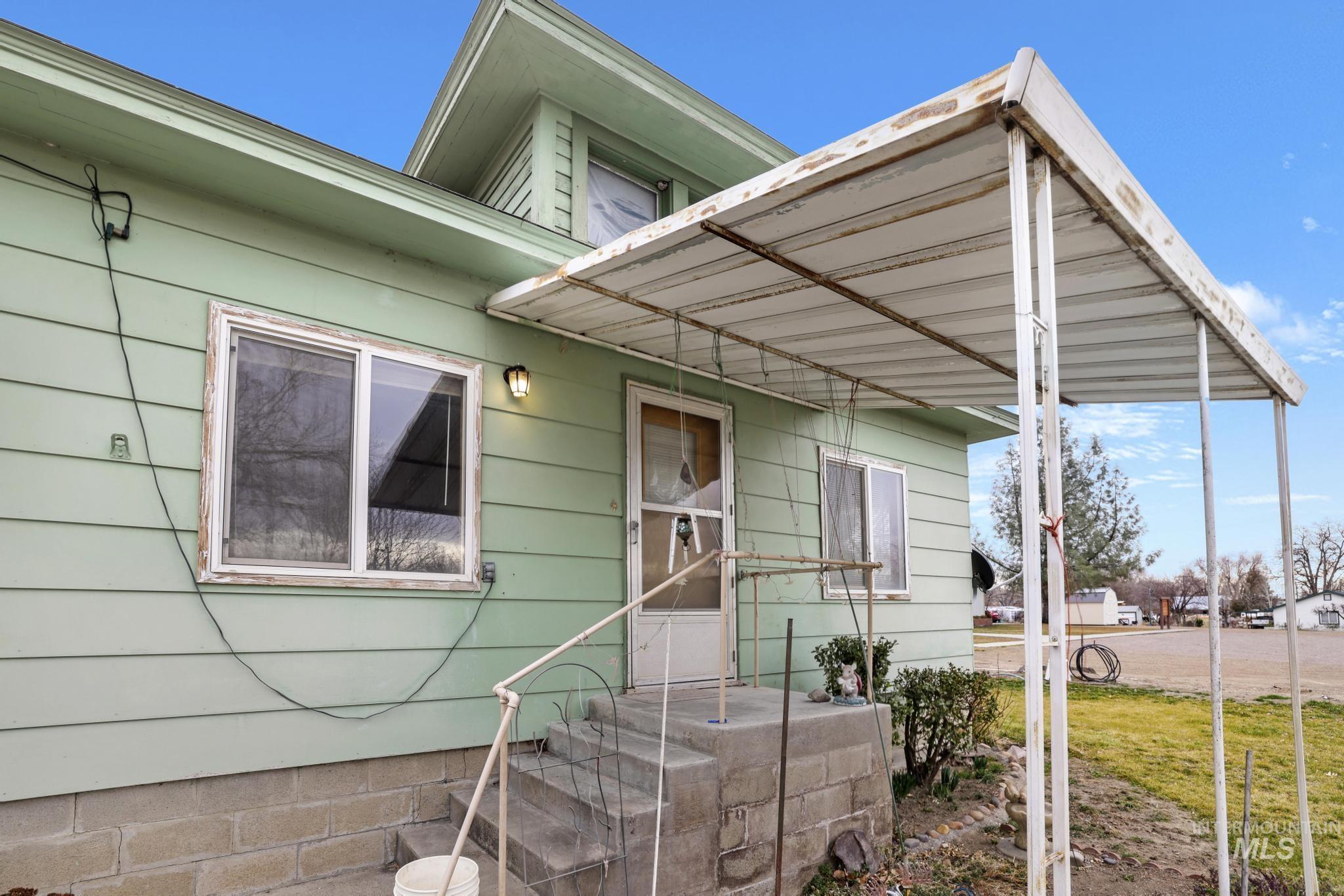 28572 Hyde Ave Property Photo 7