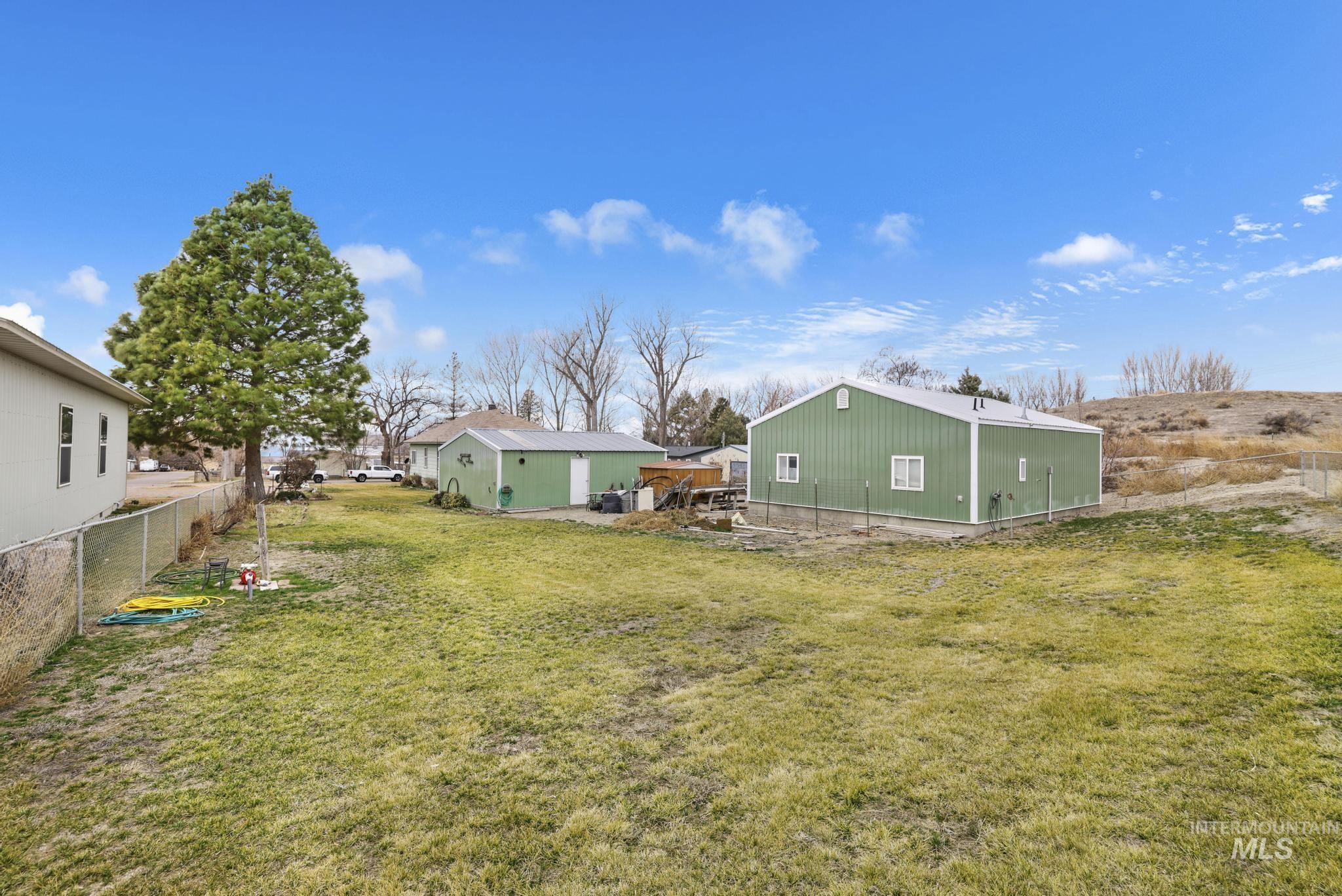 28572 Hyde Ave Property Photo 8