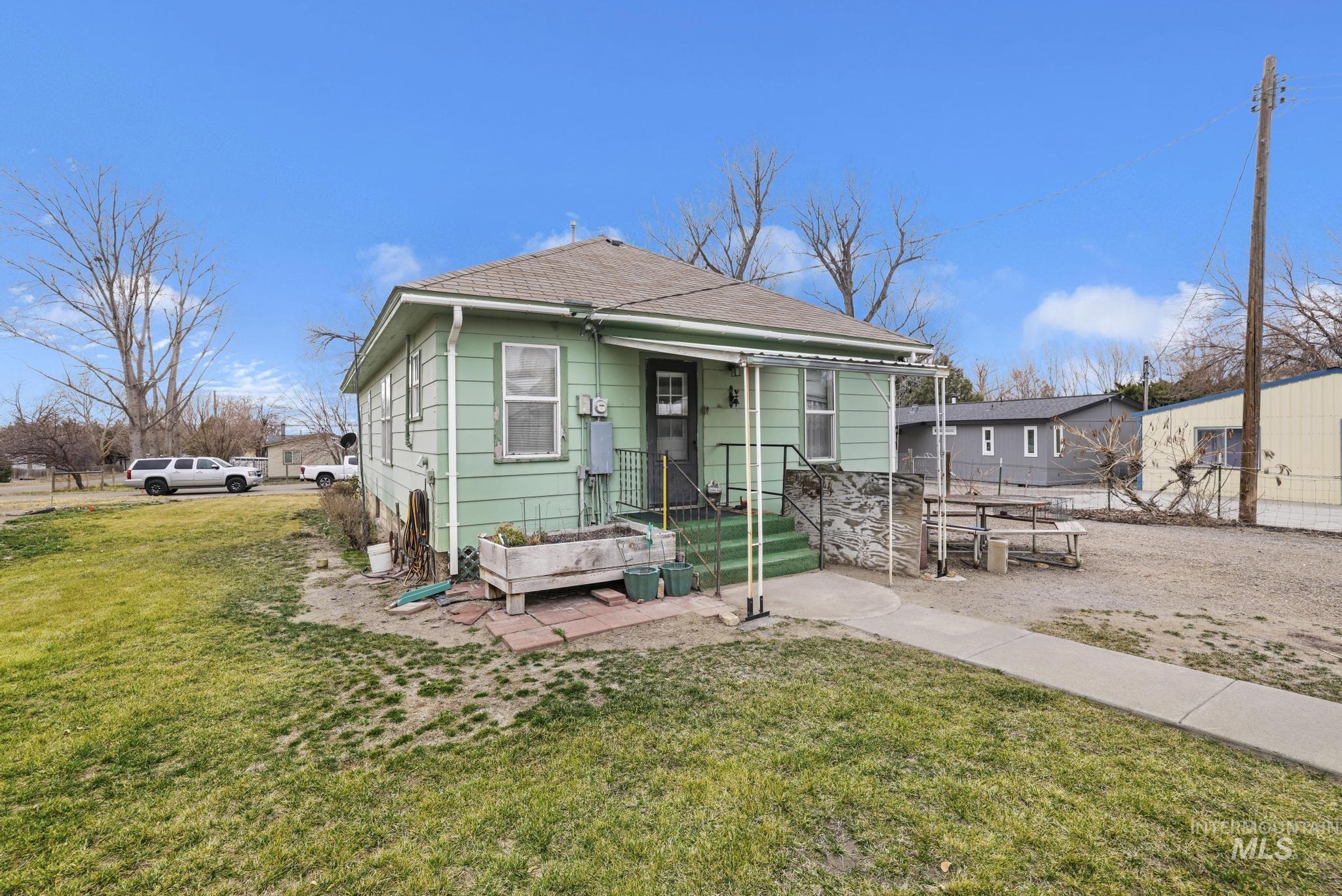28572 Hyde Ave Property Photo 11