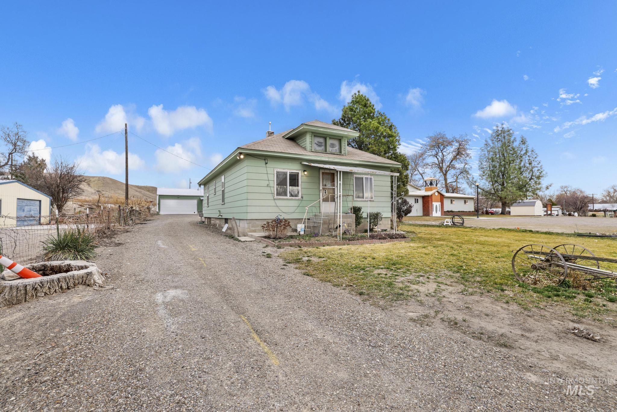 28572 Hyde Ave Property Photo 14