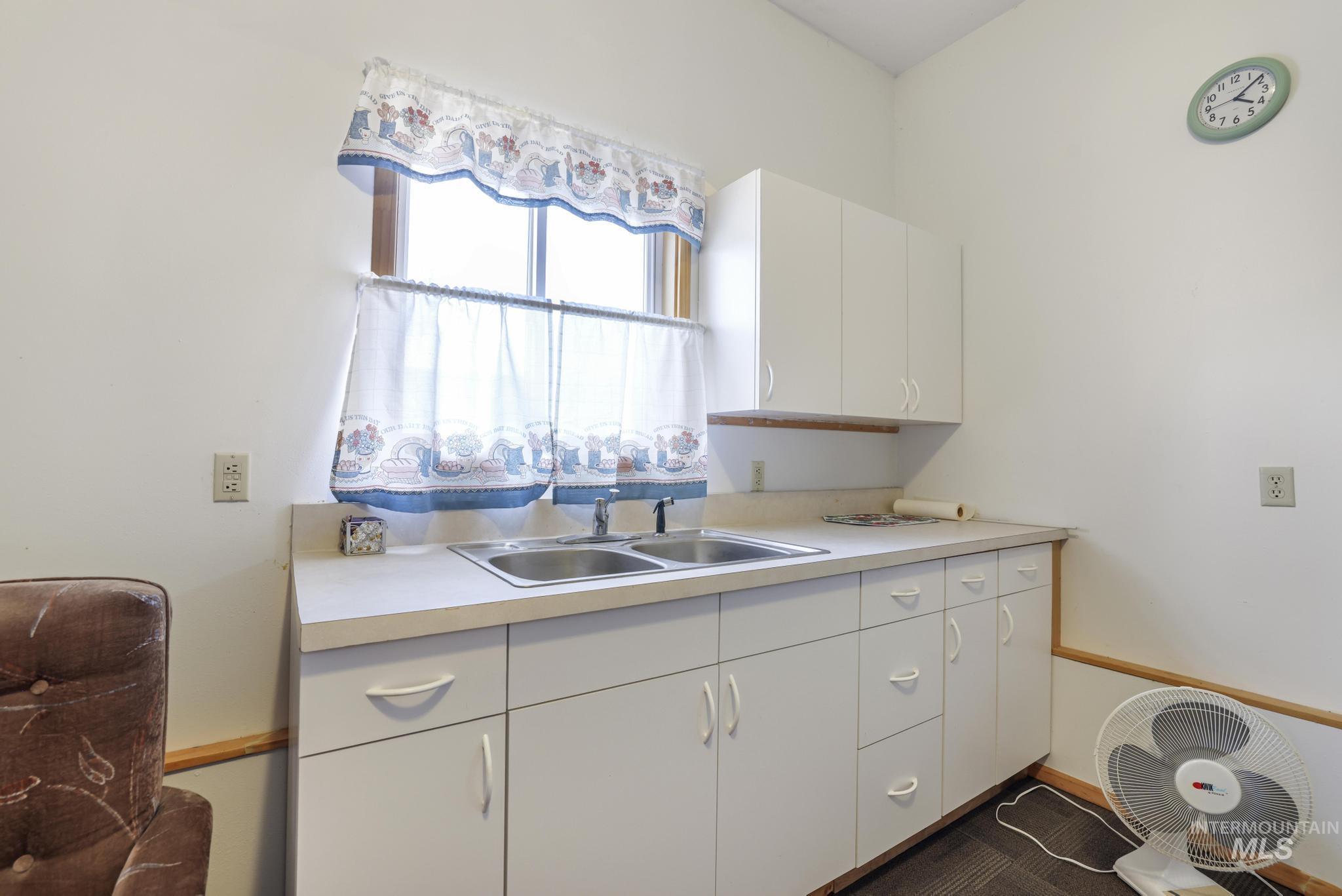 28572 Hyde Ave Property Photo 22