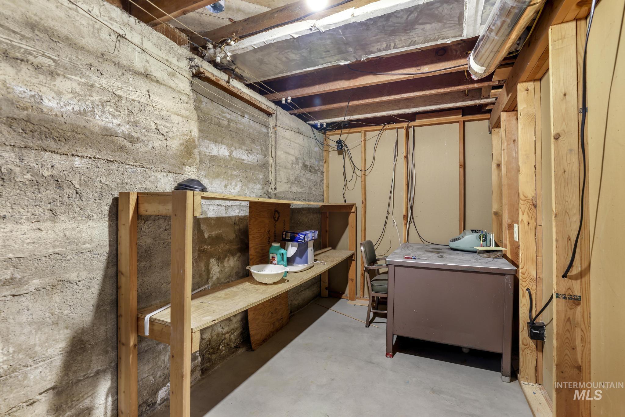 28572 Hyde Ave Property Photo 33