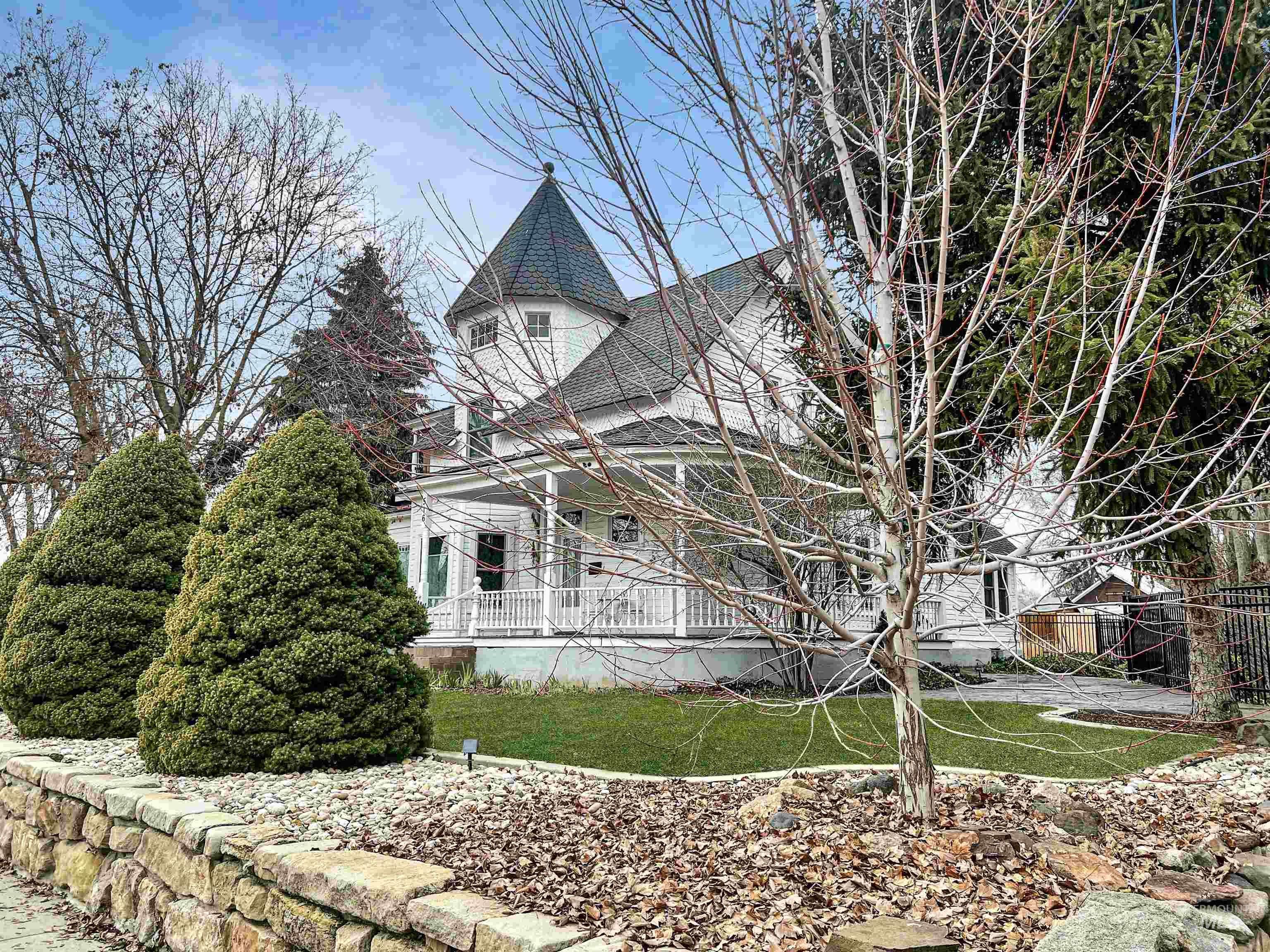 516 E Main Property Photo 1