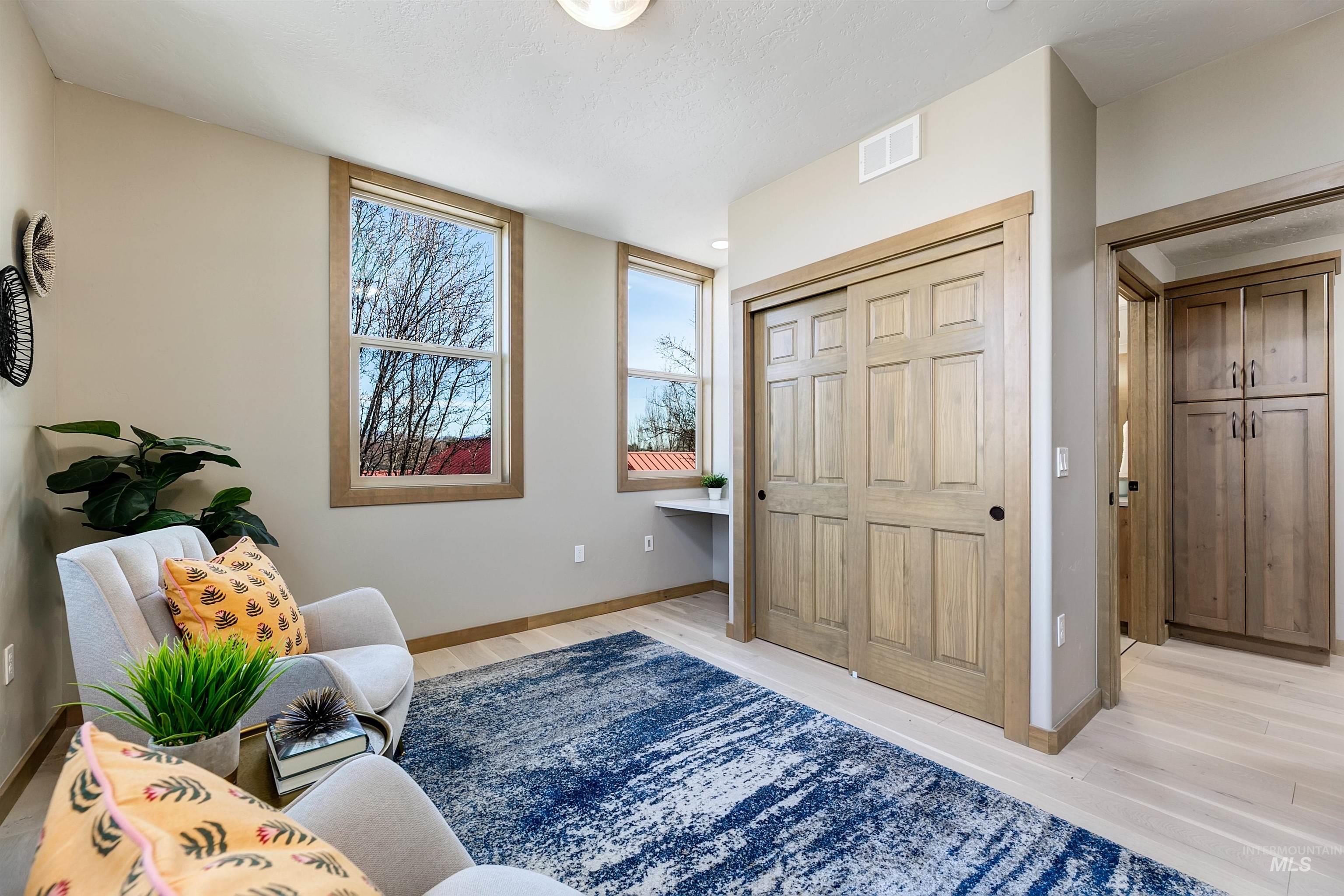 79 E Aikens Street Property Photo 18