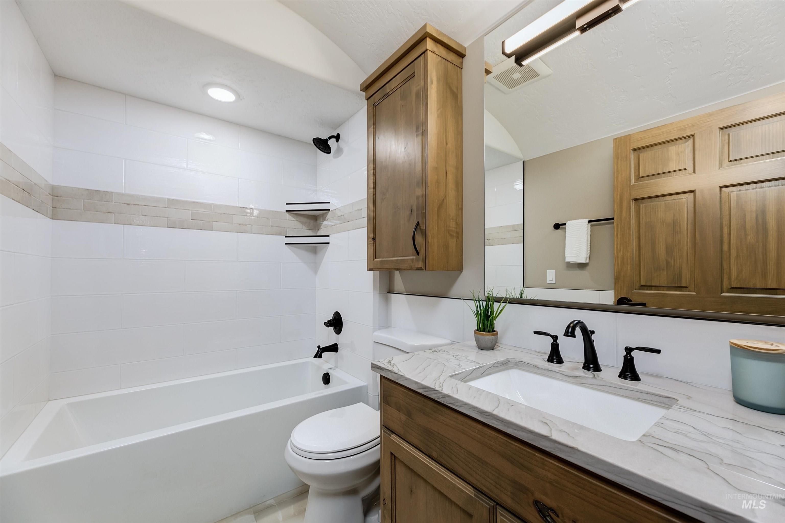 79 E Aikens Street Property Photo 39
