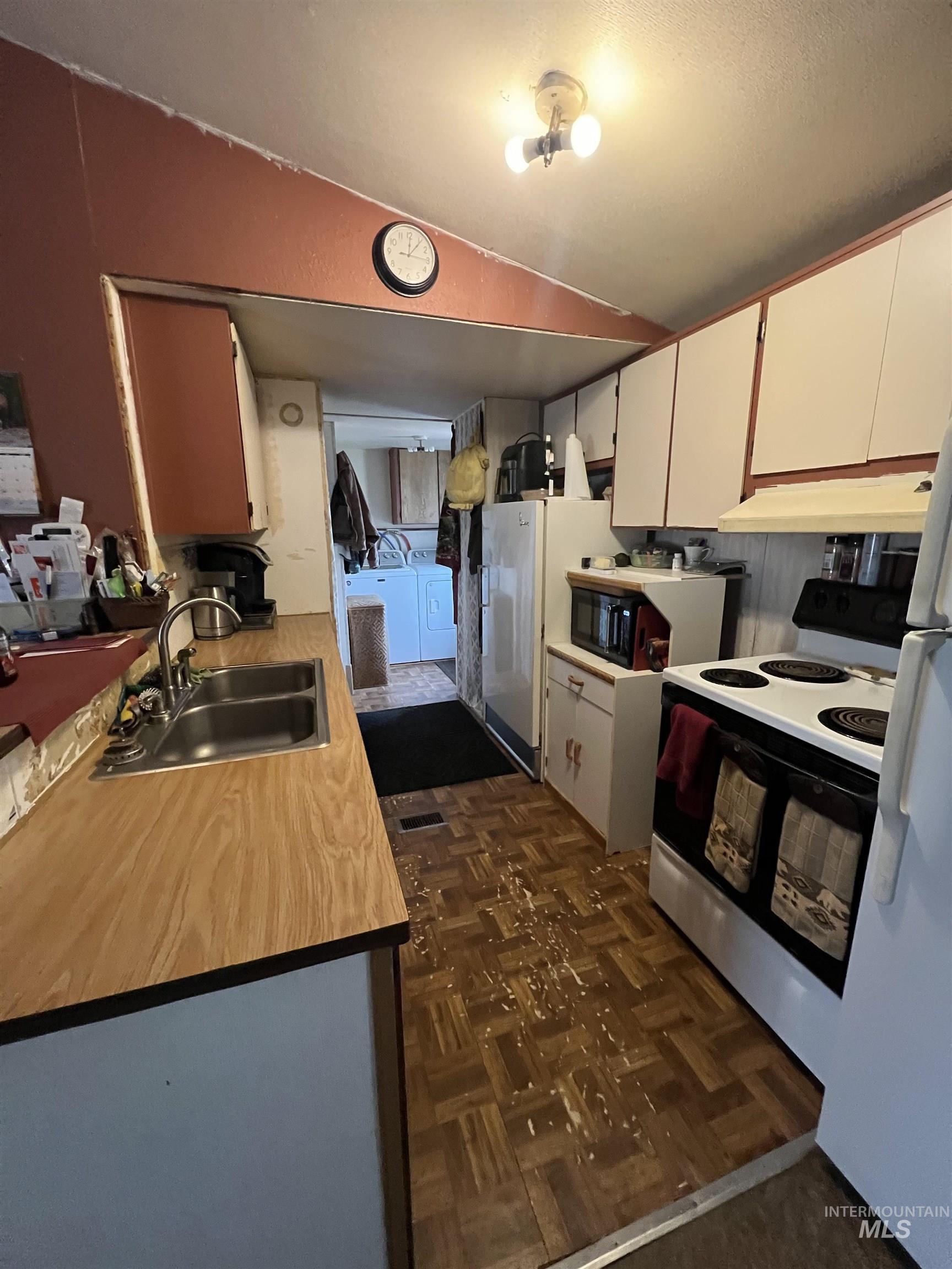 Stephen Lane Property Photo 23