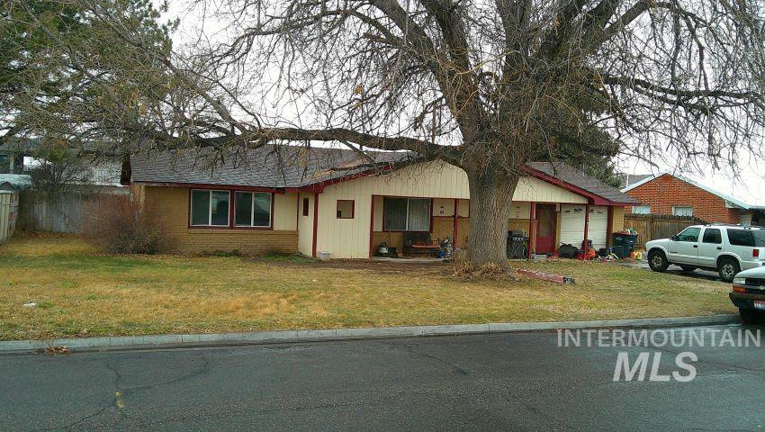 1205 Lawndale Dr. Property Photo 3