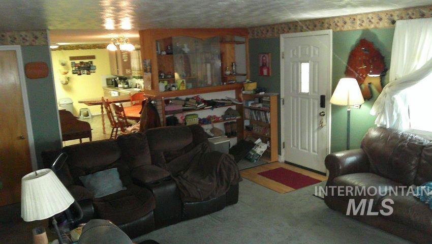 1205 Lawndale Dr. Property Photo 5