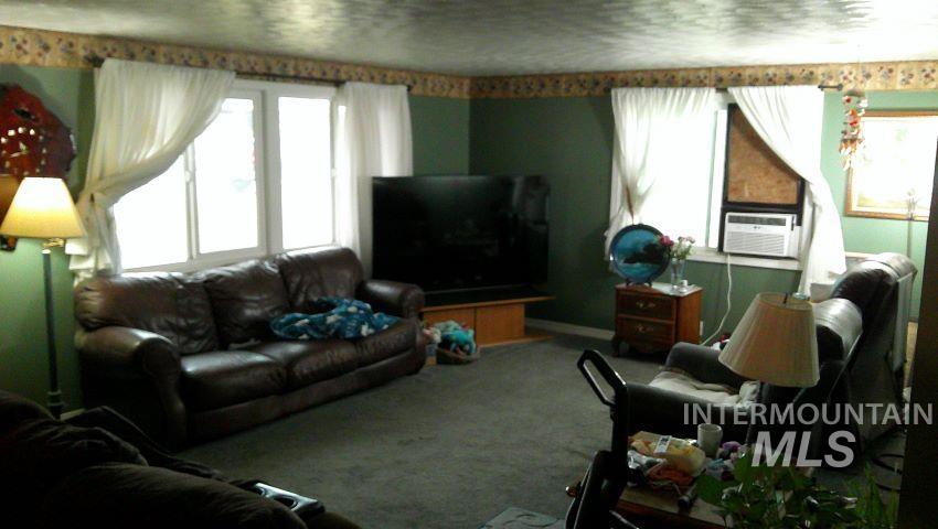 1205 Lawndale Dr. Property Photo 6