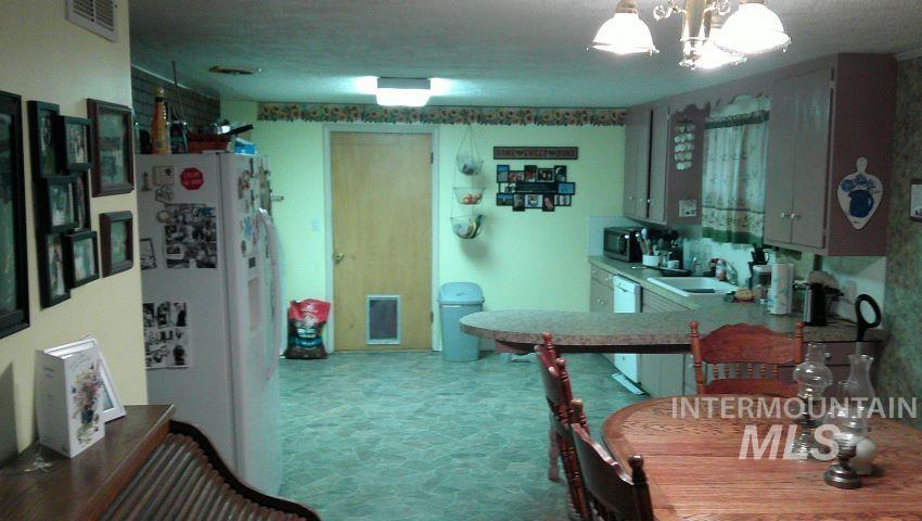 1205 Lawndale Dr. Property Photo 13
