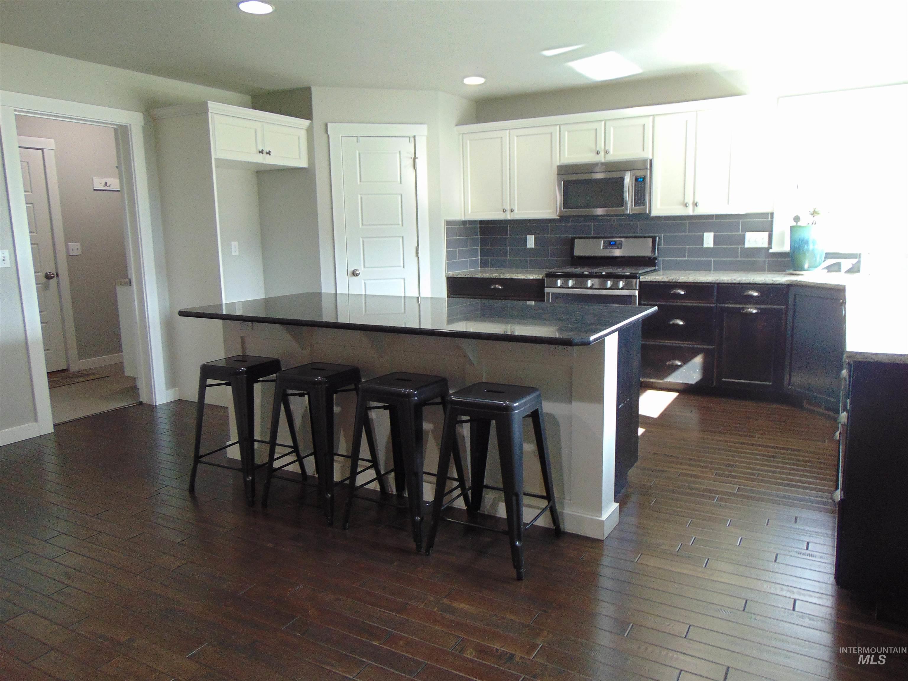 983 South Street Property Photo 11