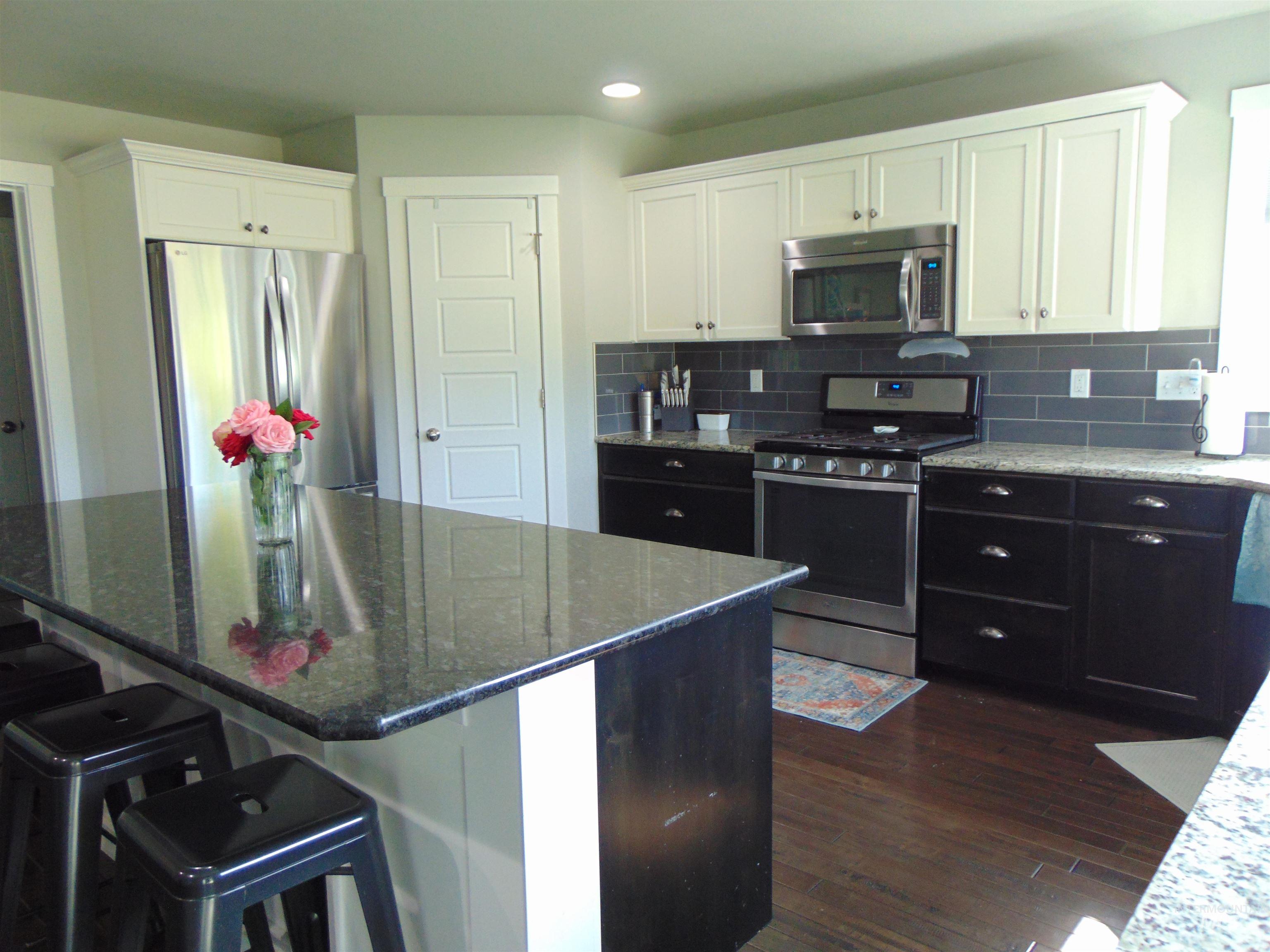 983 South Street Property Photo 13