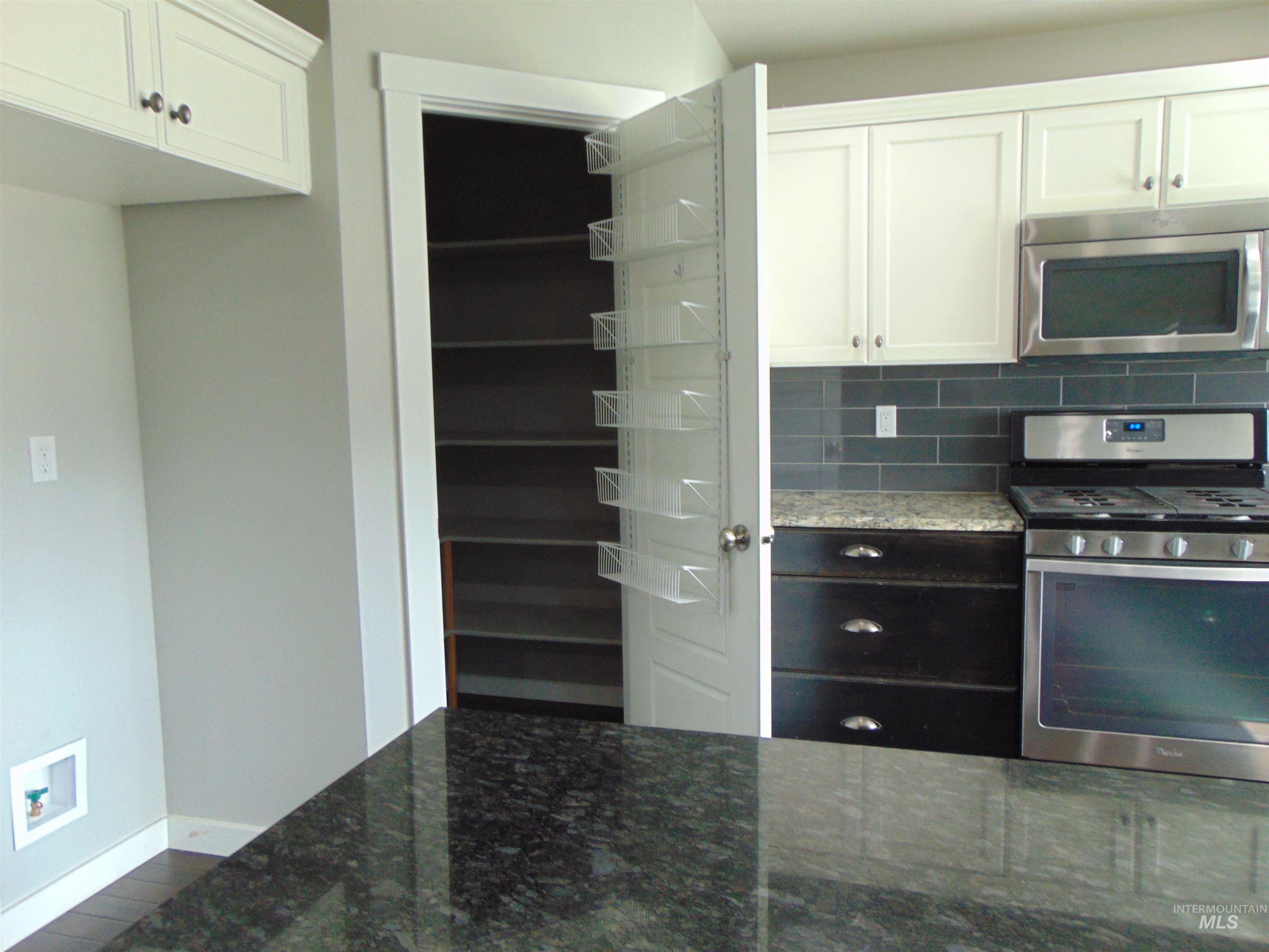 983 South Street Property Photo 14