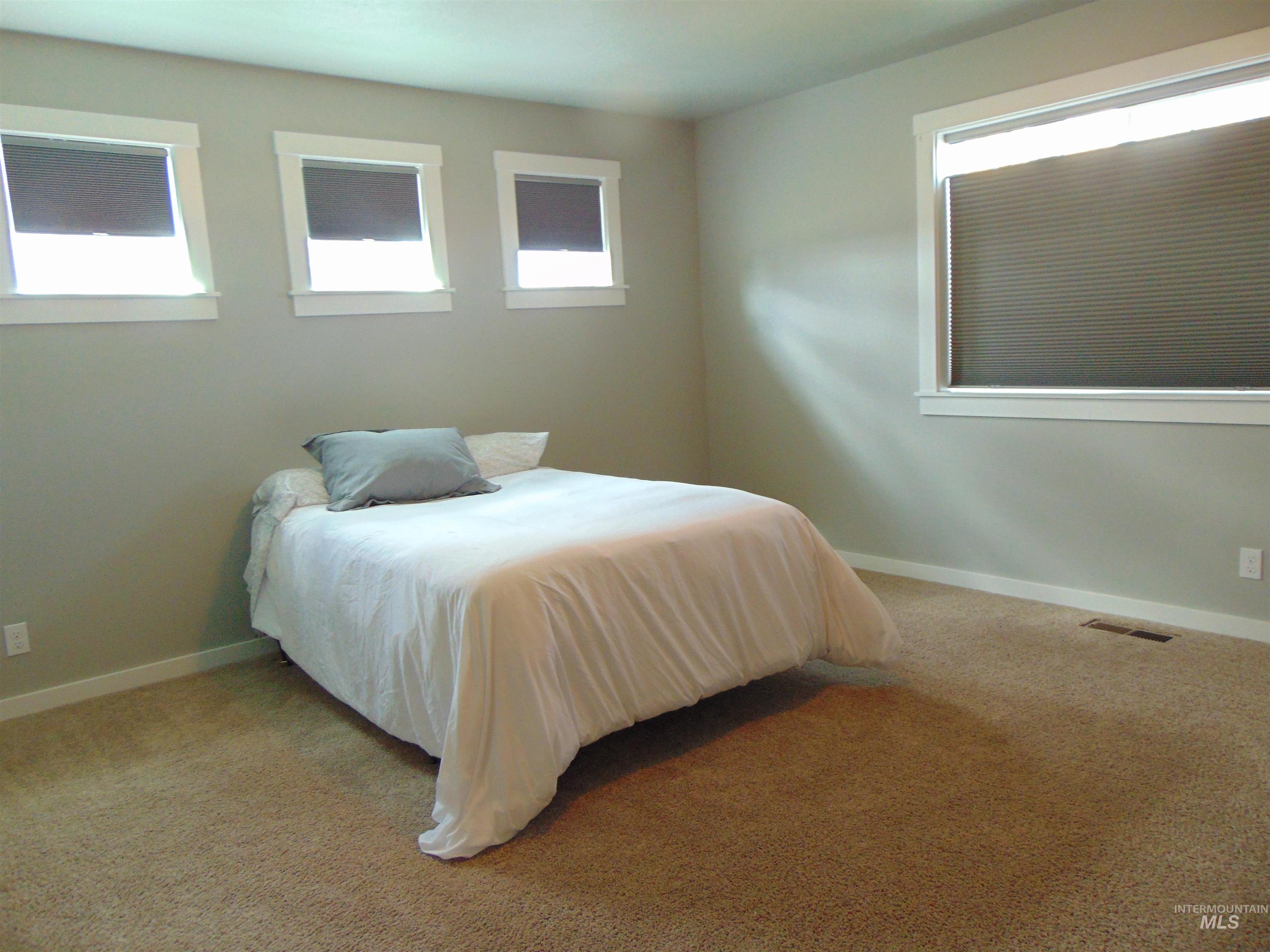983 South Street Property Photo 19