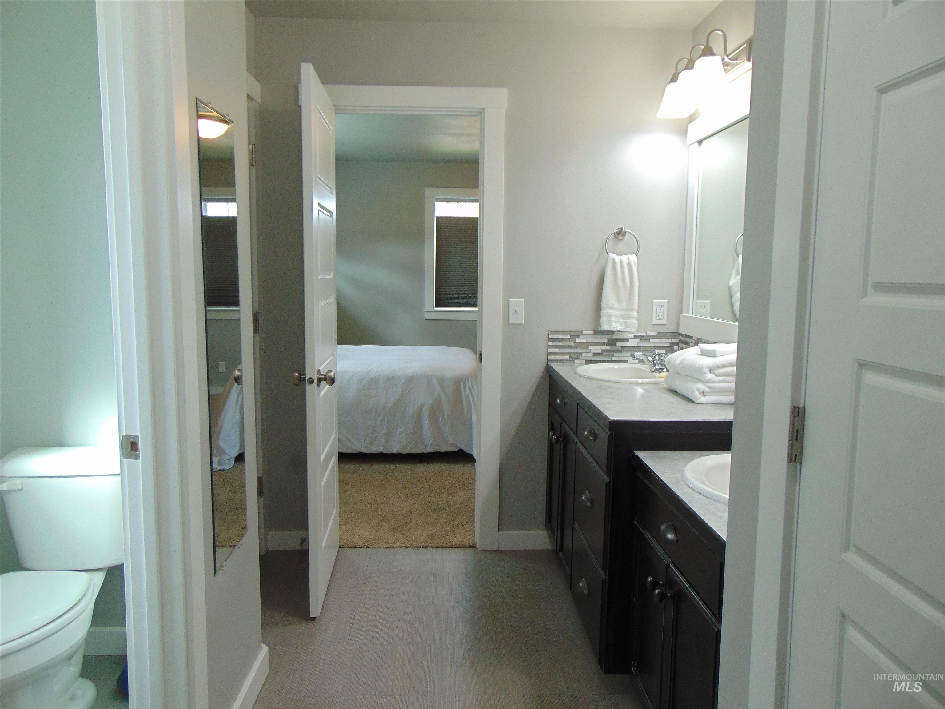 983 South Street Property Photo 21