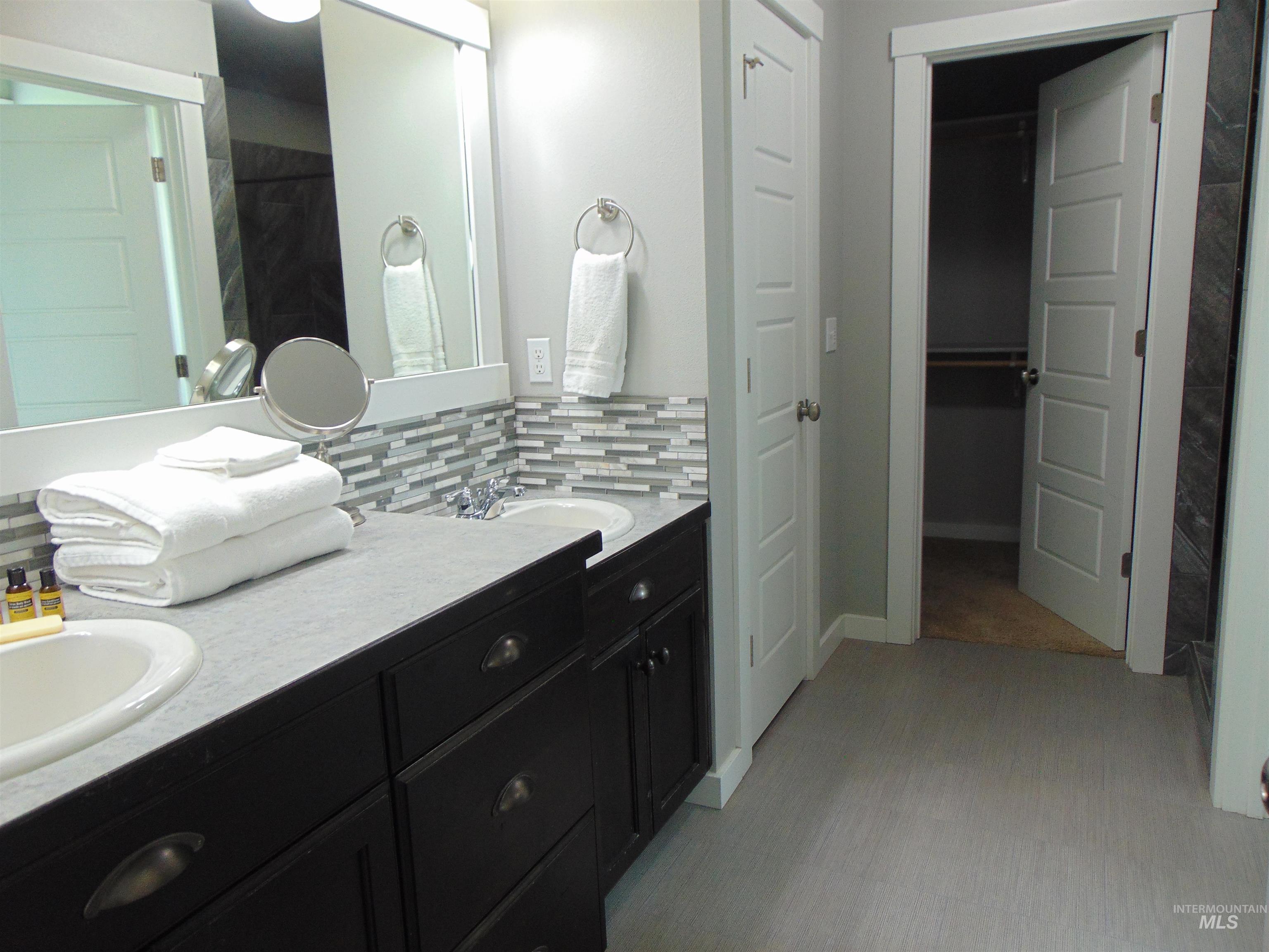 983 South Street Property Photo 23